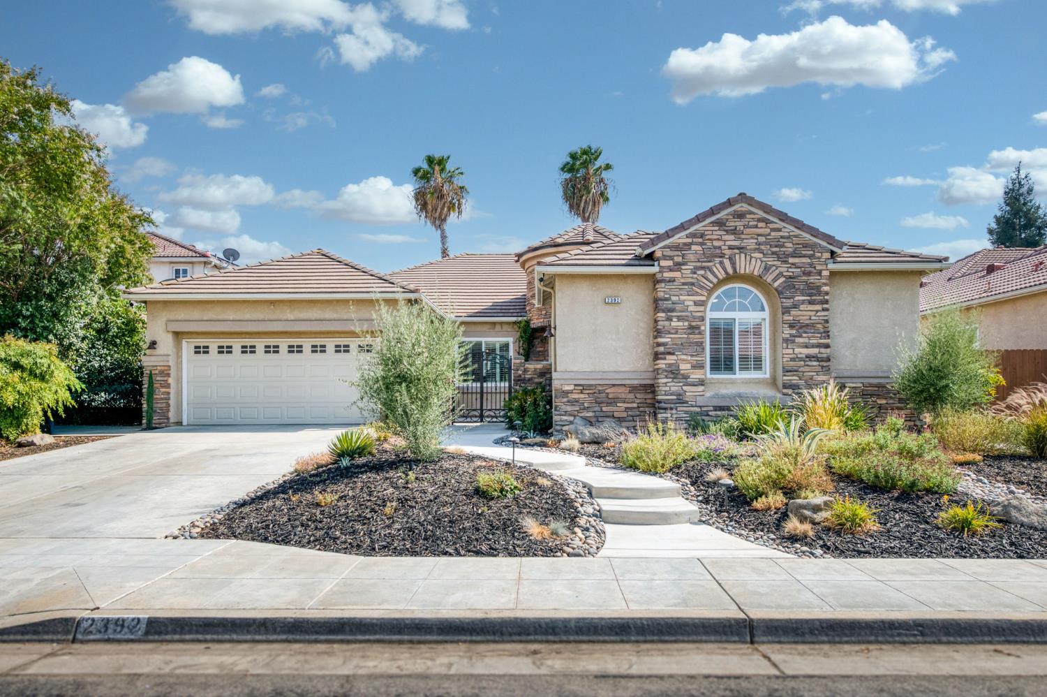 2392 Trenton, Clovis, CA 93619