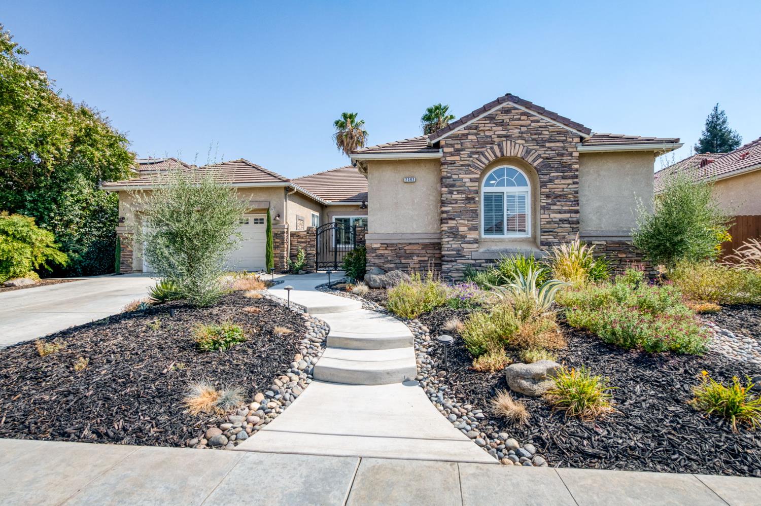 2392 Trenton, Clovis, CA 93619