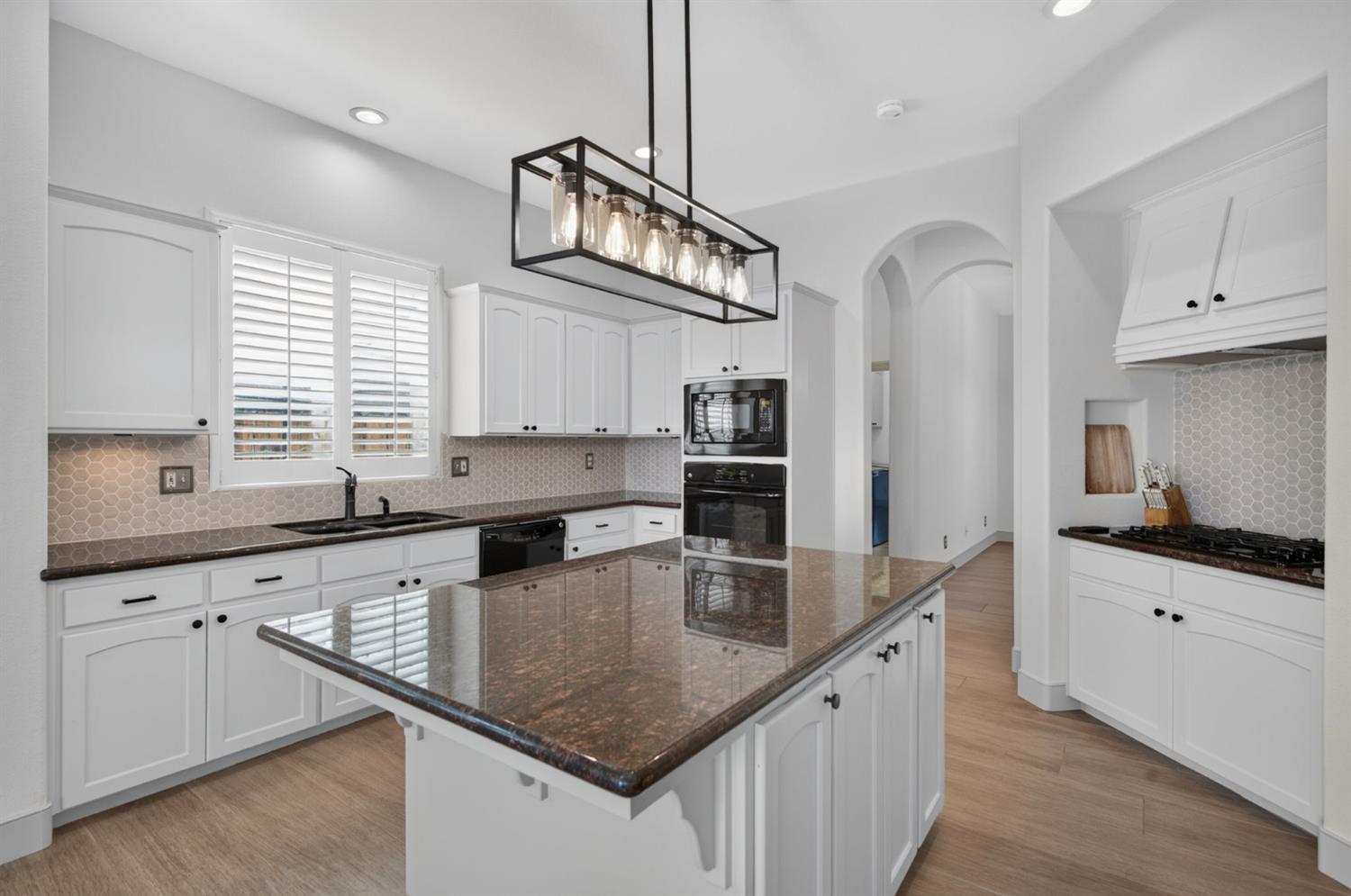 2392 Trenton, Clovis, CA 93619