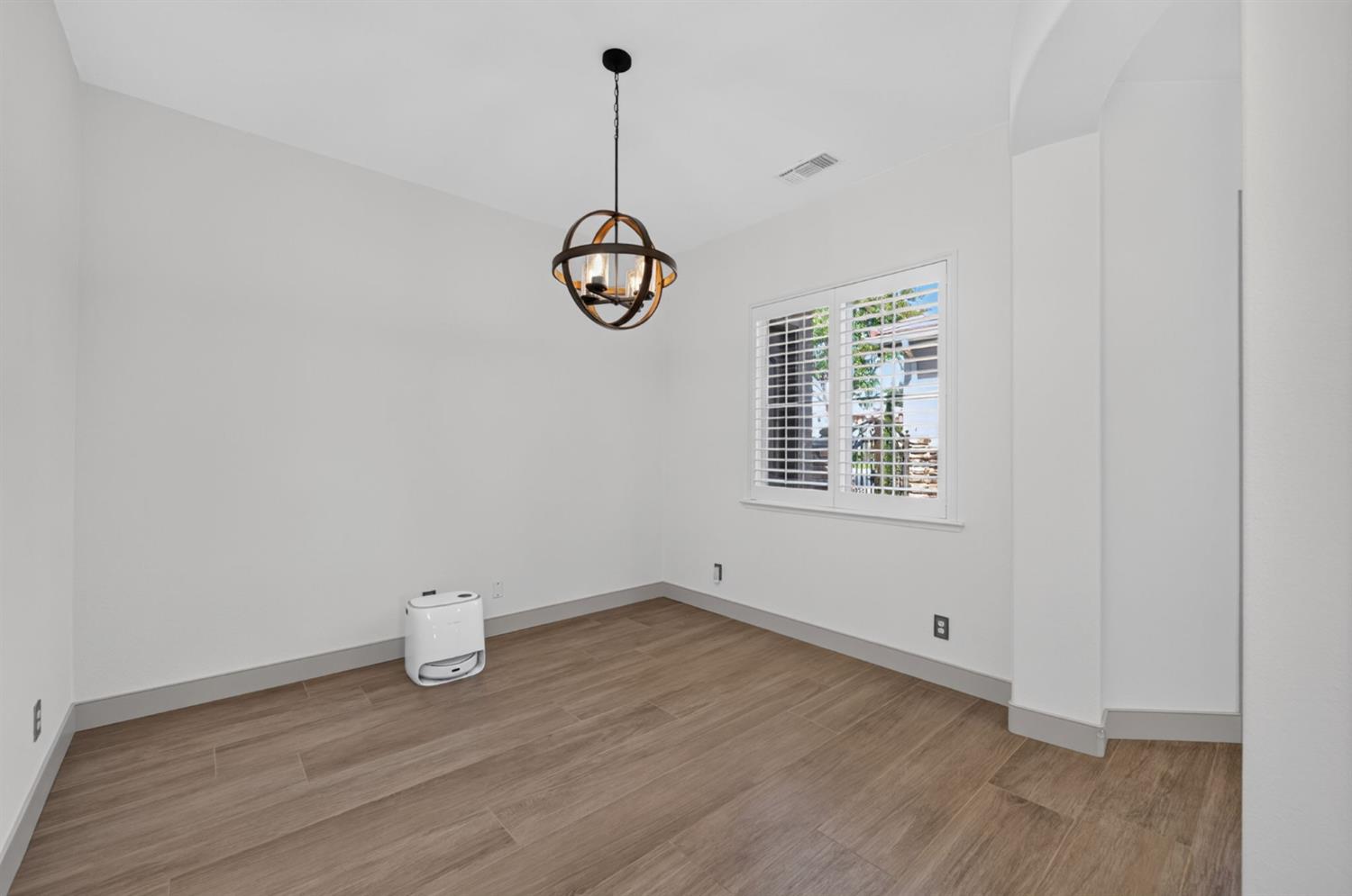 2392 Trenton, Clovis, CA 93619