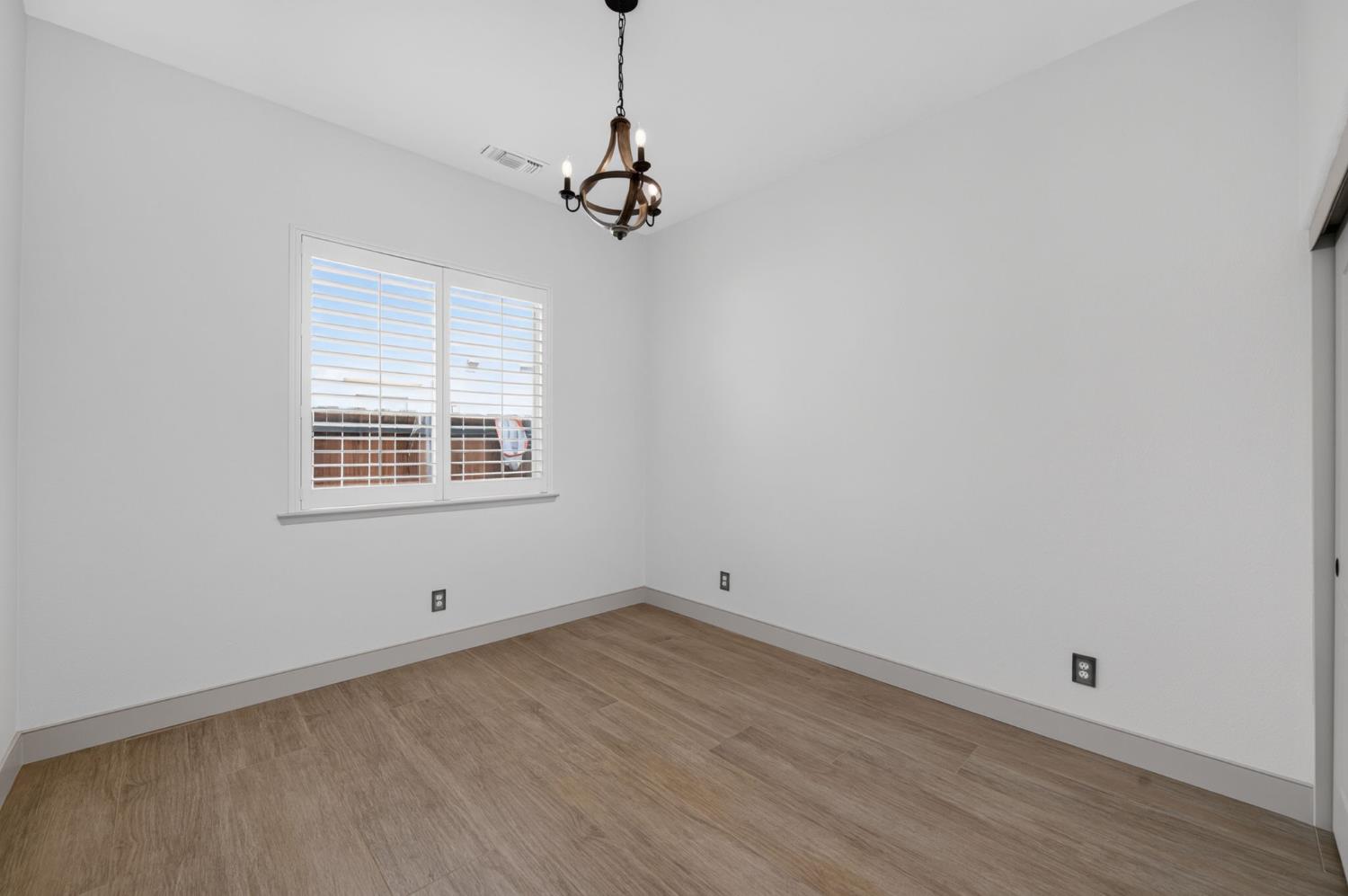 2392 Trenton, Clovis, CA 93619