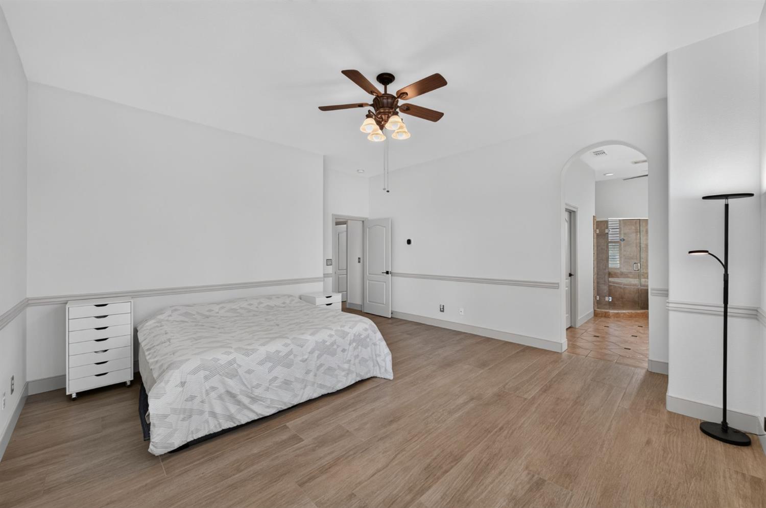 2392 Trenton, Clovis, CA 93619