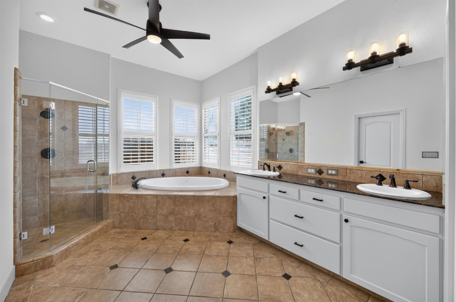 2392 Trenton, Clovis, CA 93619