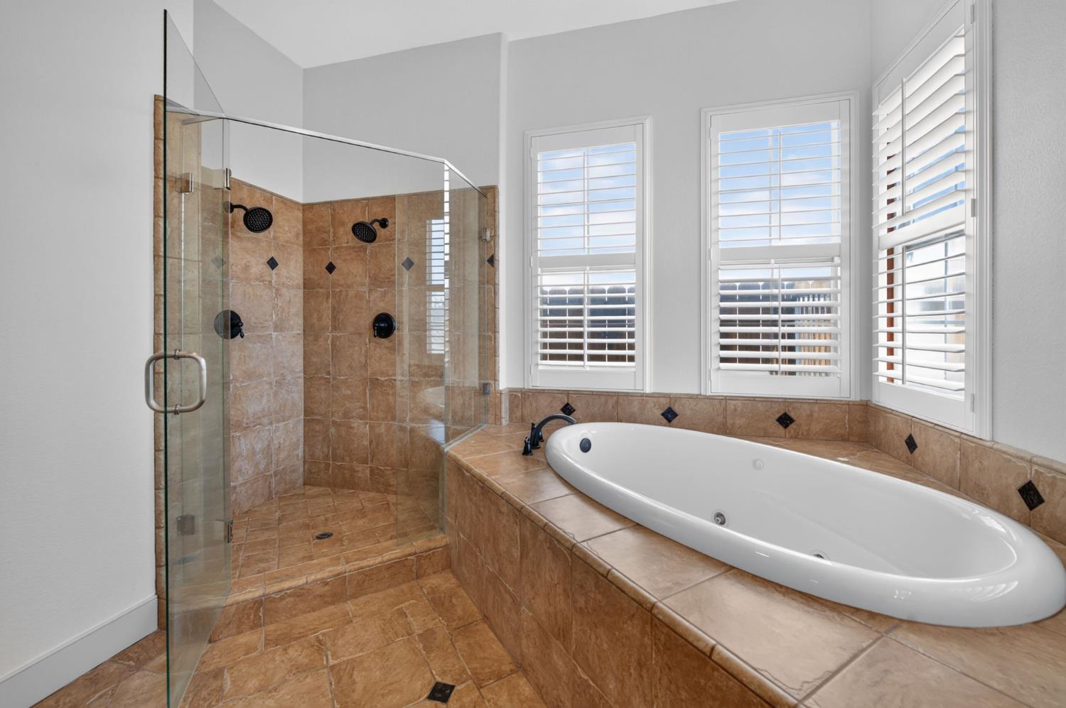 2392 Trenton, Clovis, CA 93619
