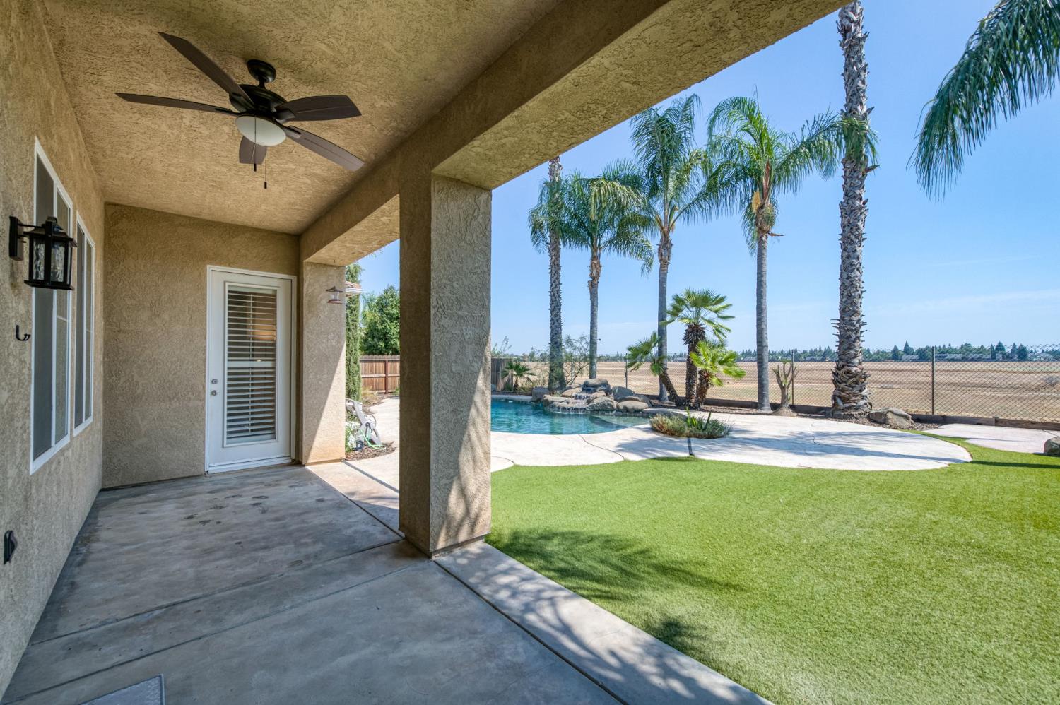 2392 Trenton, Clovis, CA 93619
