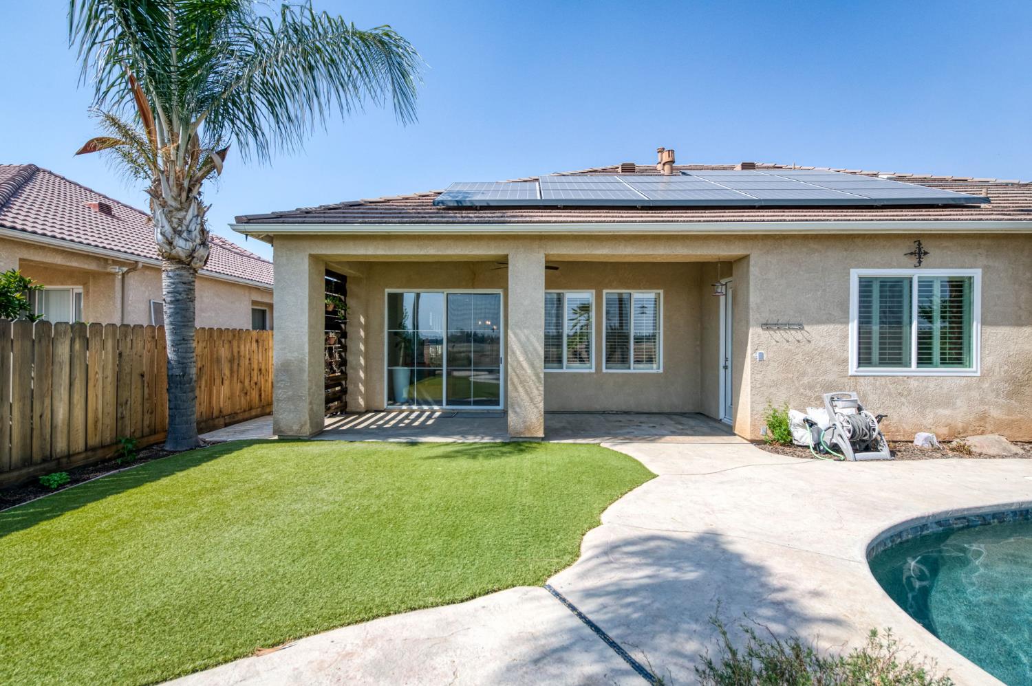 2392 Trenton, Clovis, CA 93619