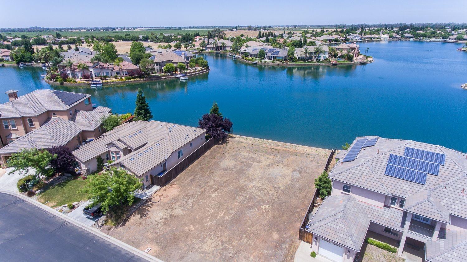 10952 E Promontory Way, Clovis, CA 93619