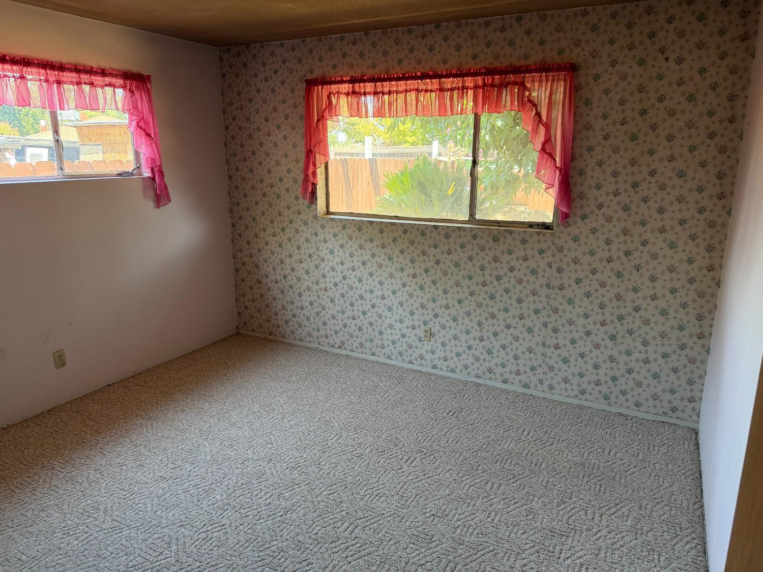 2106 4Th St, Sanger, CA 93657