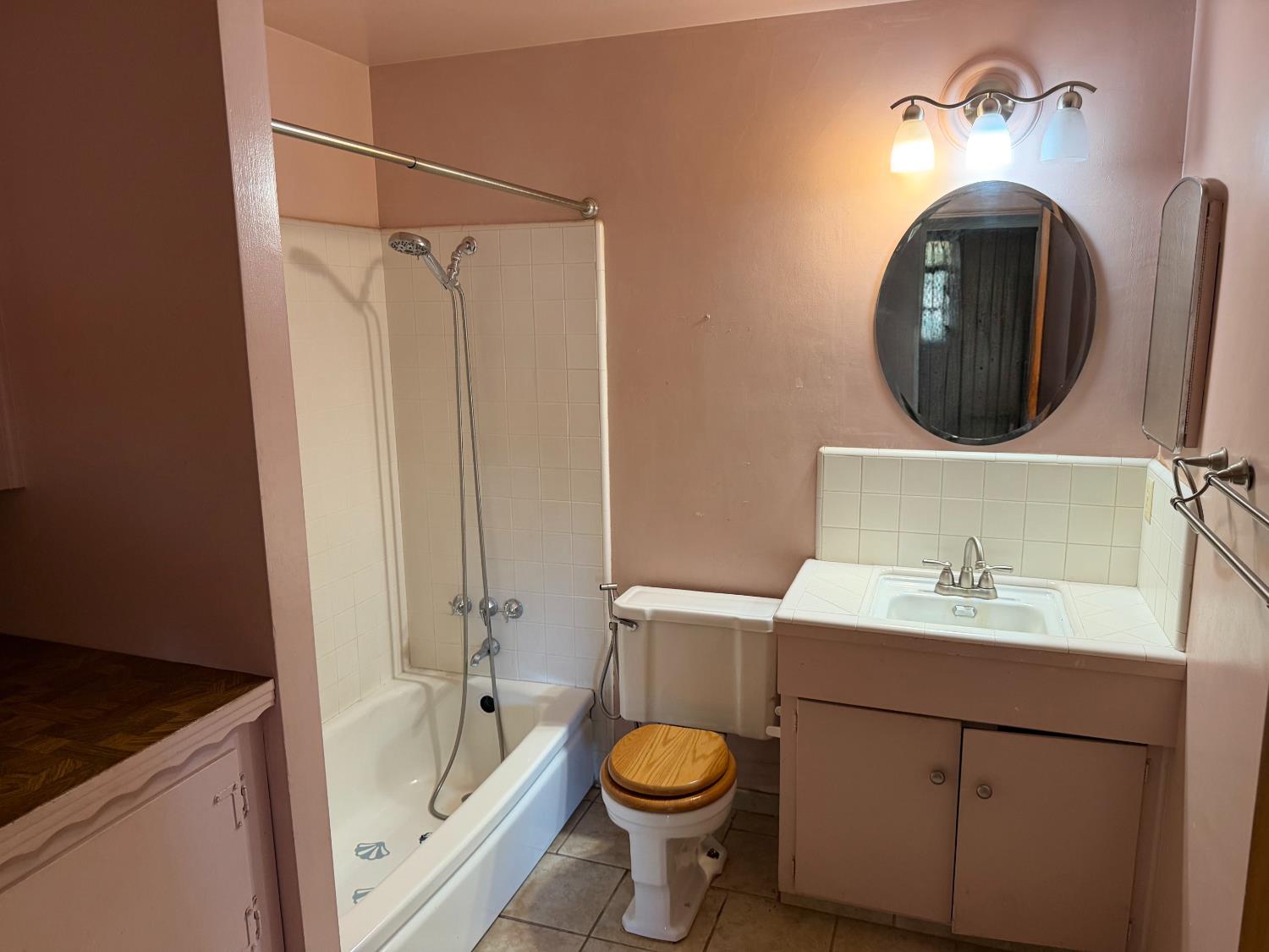 2106 4Th St, Sanger, CA 93657
