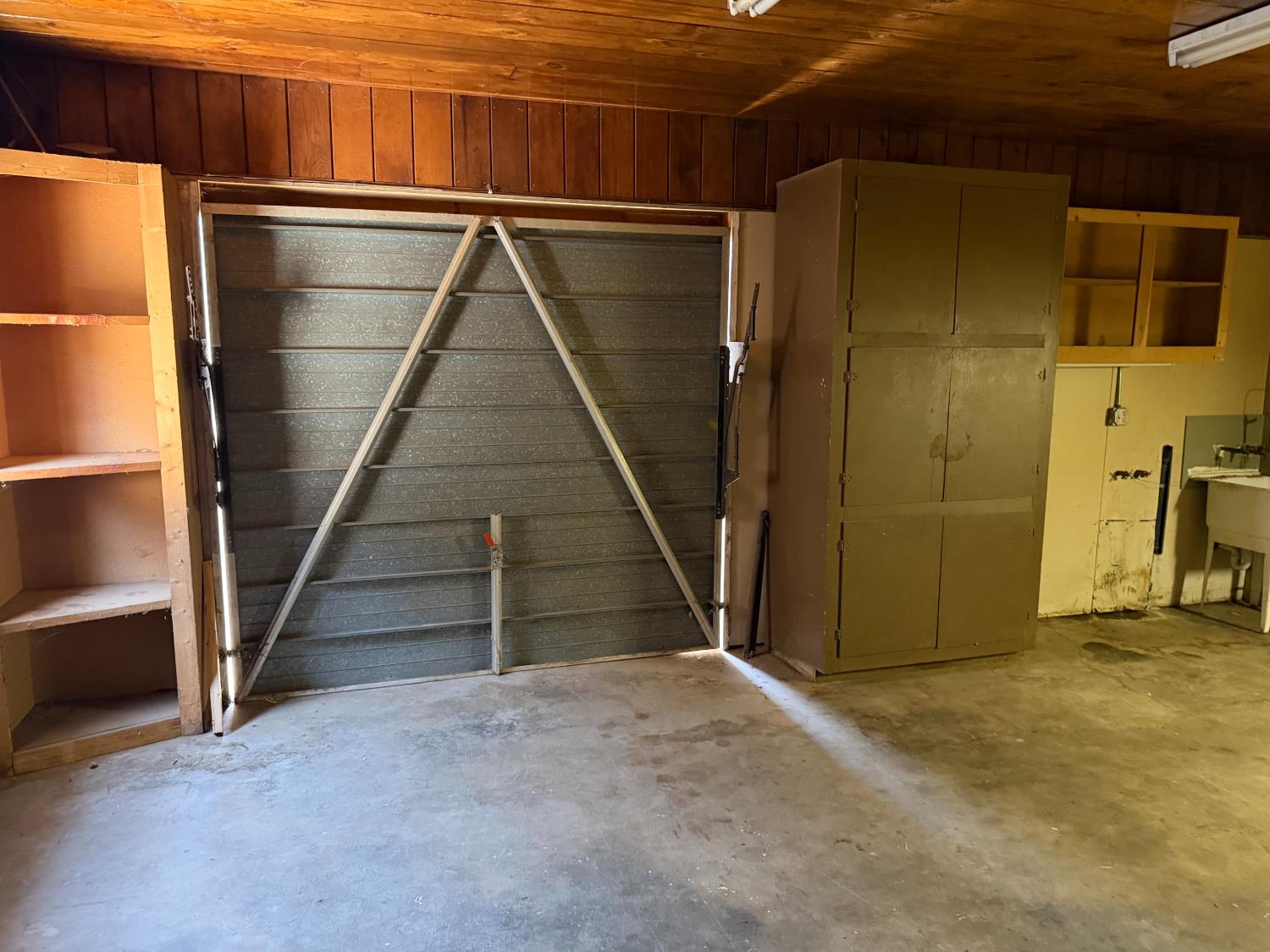 2106 4Th St, Sanger, CA 93657