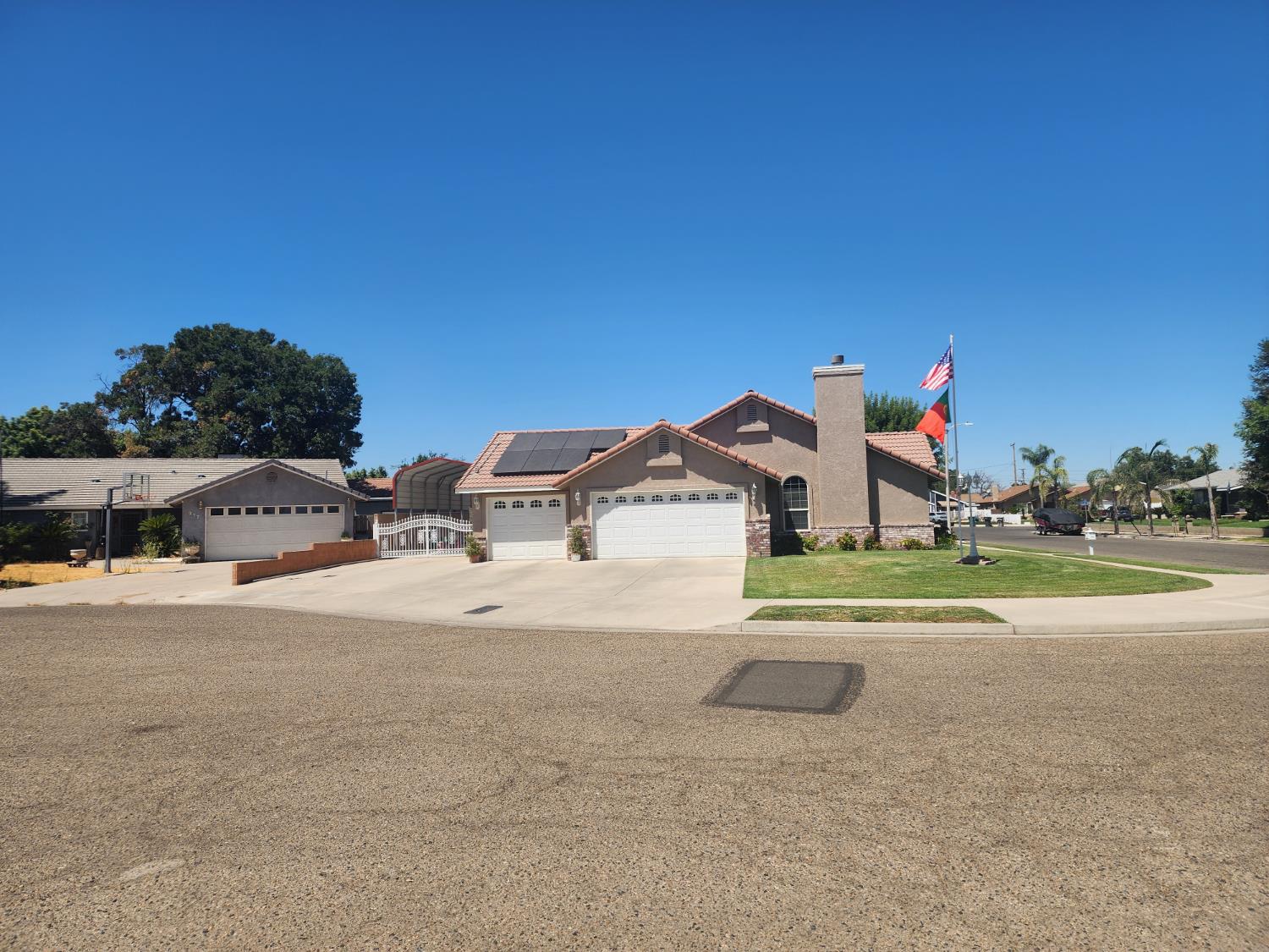 1717 E Ash Ave, Tulare, CA 93274