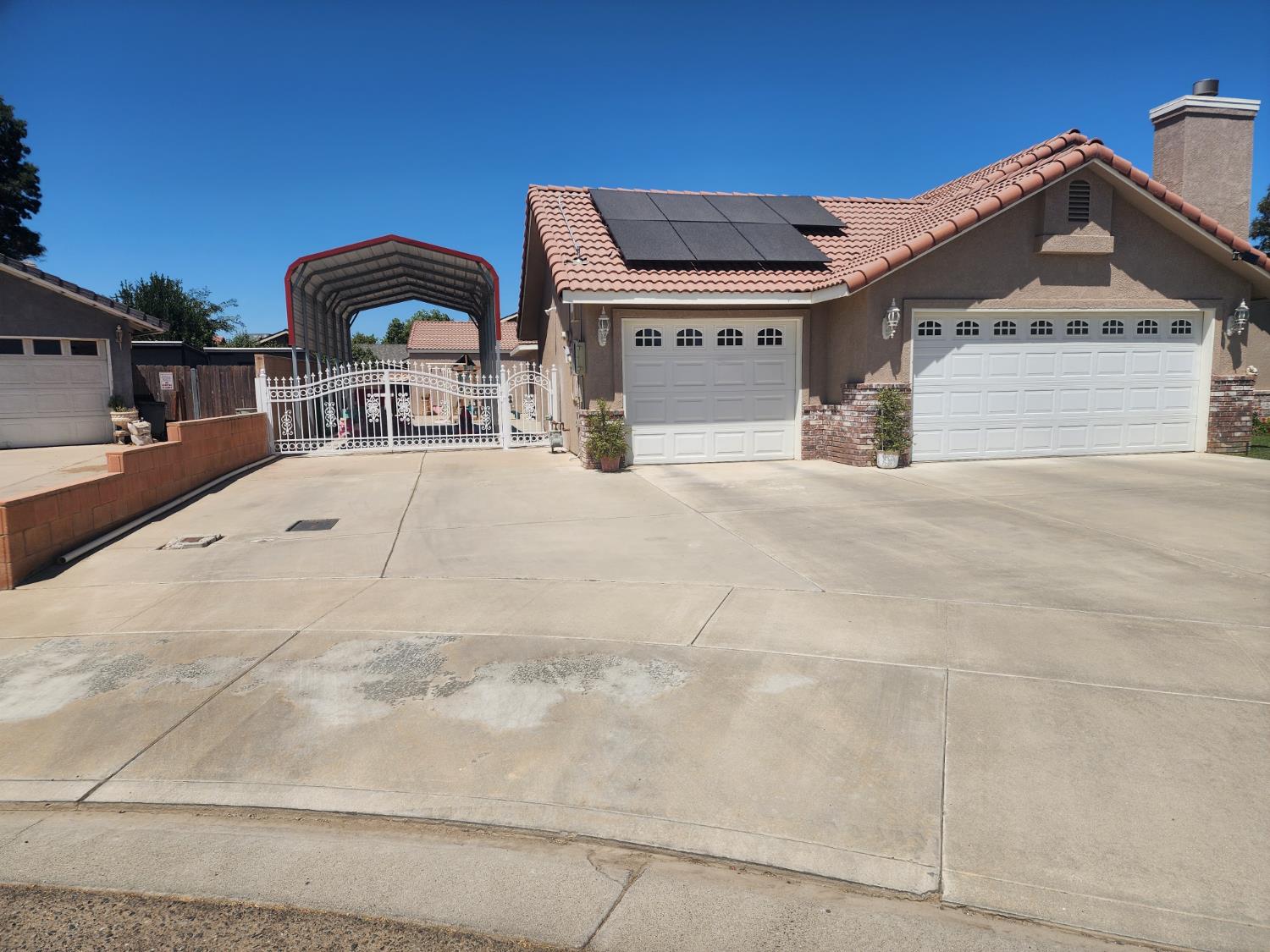 1717 E Ash Ave, Tulare, CA 93274
