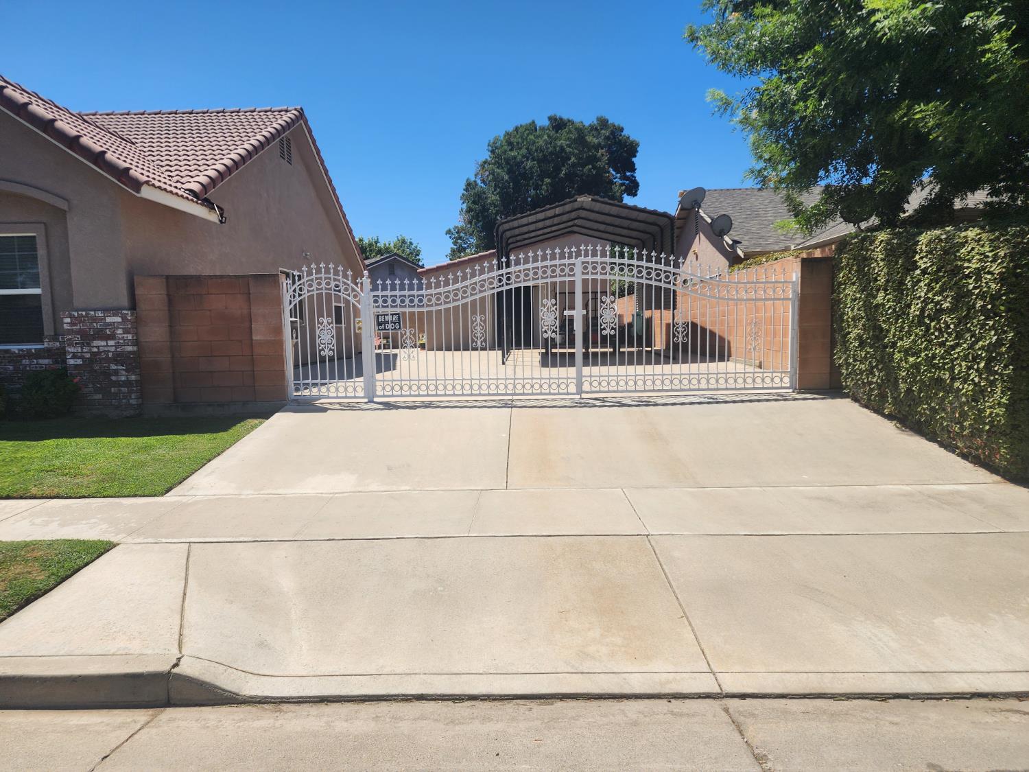 1717 E Ash Ave, Tulare, CA 93274