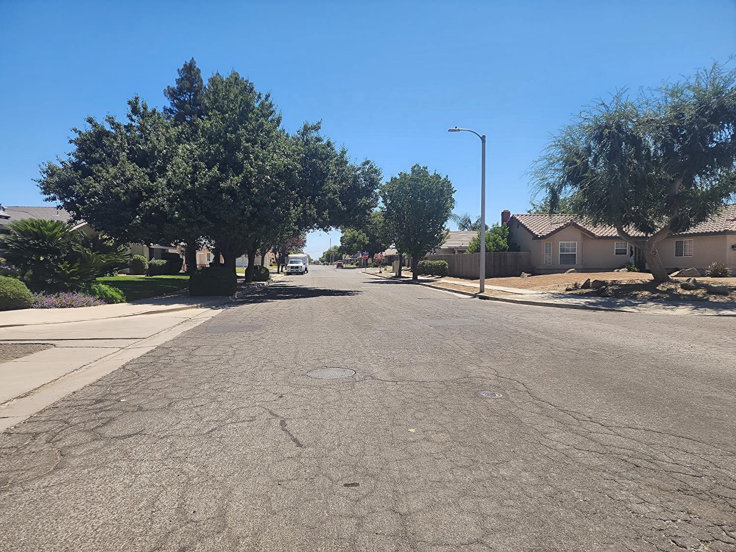1717 E Ash Ave, Tulare, CA 93274