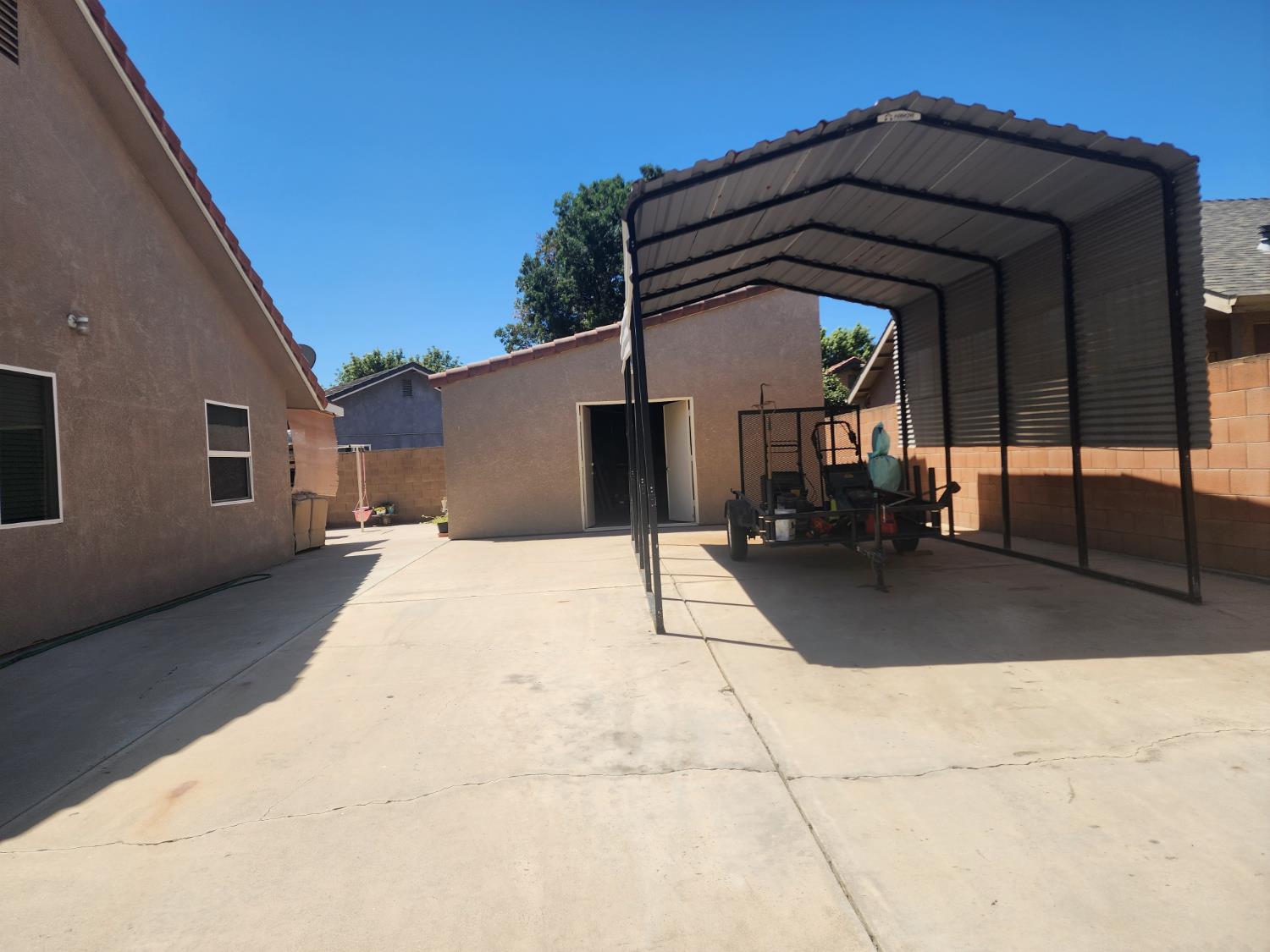 1717 E Ash Ave, Tulare, CA 93274