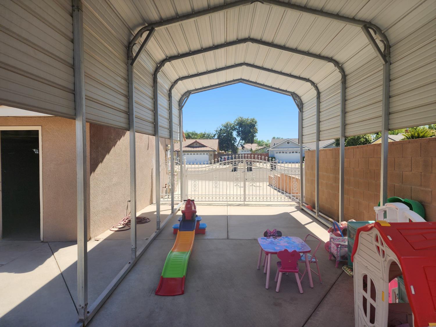 1717 E Ash Ave, Tulare, CA 93274