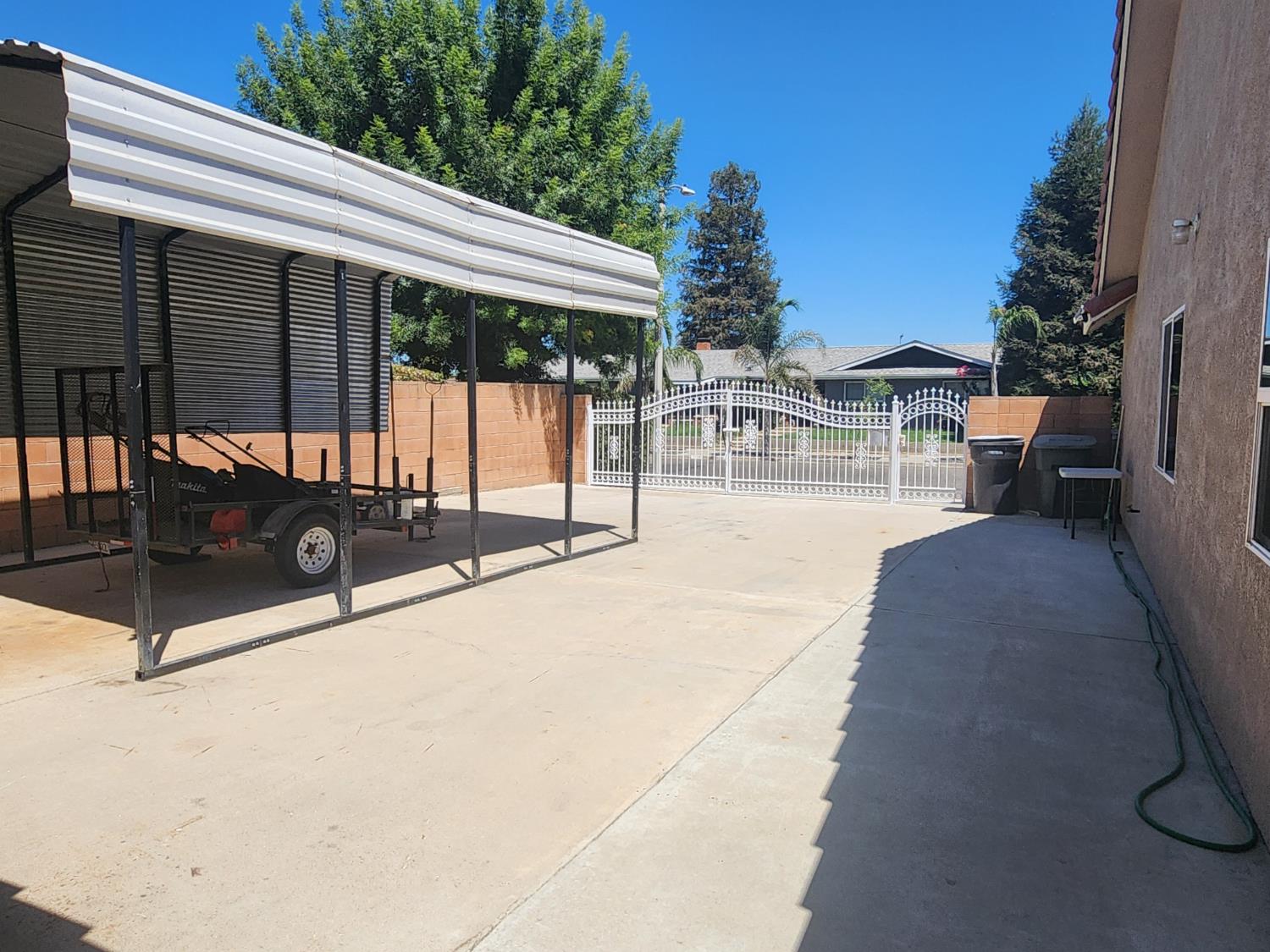 1717 E Ash Ave, Tulare, CA 93274