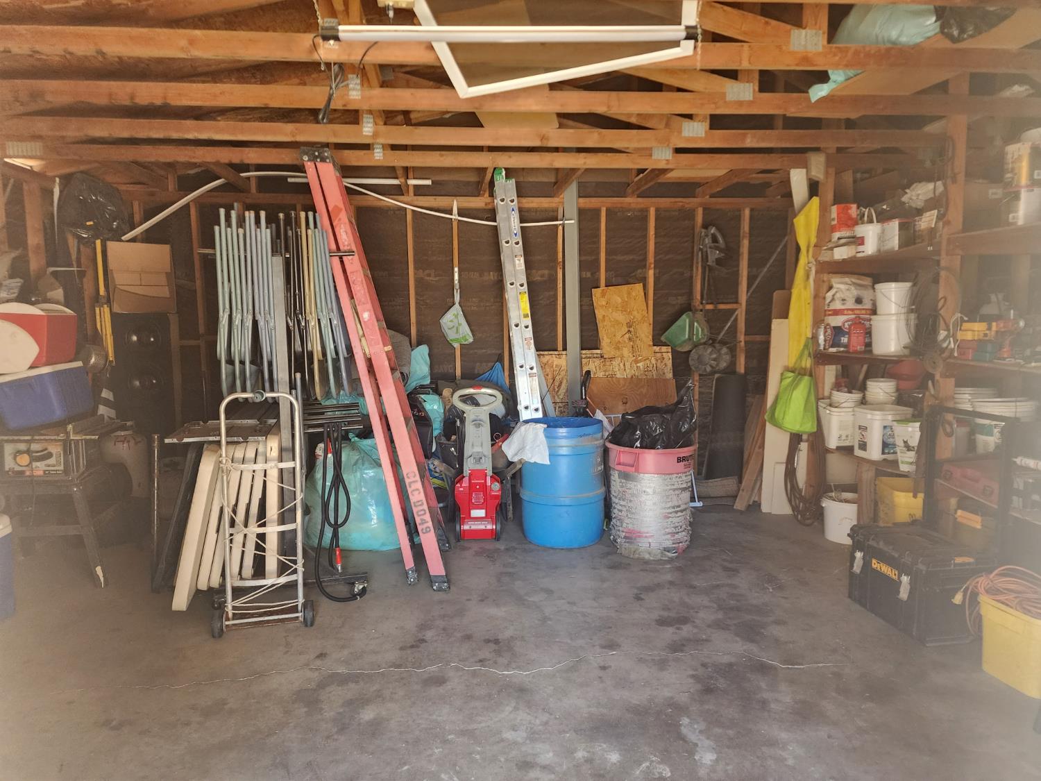 1717 E Ash Ave, Tulare, CA 93274