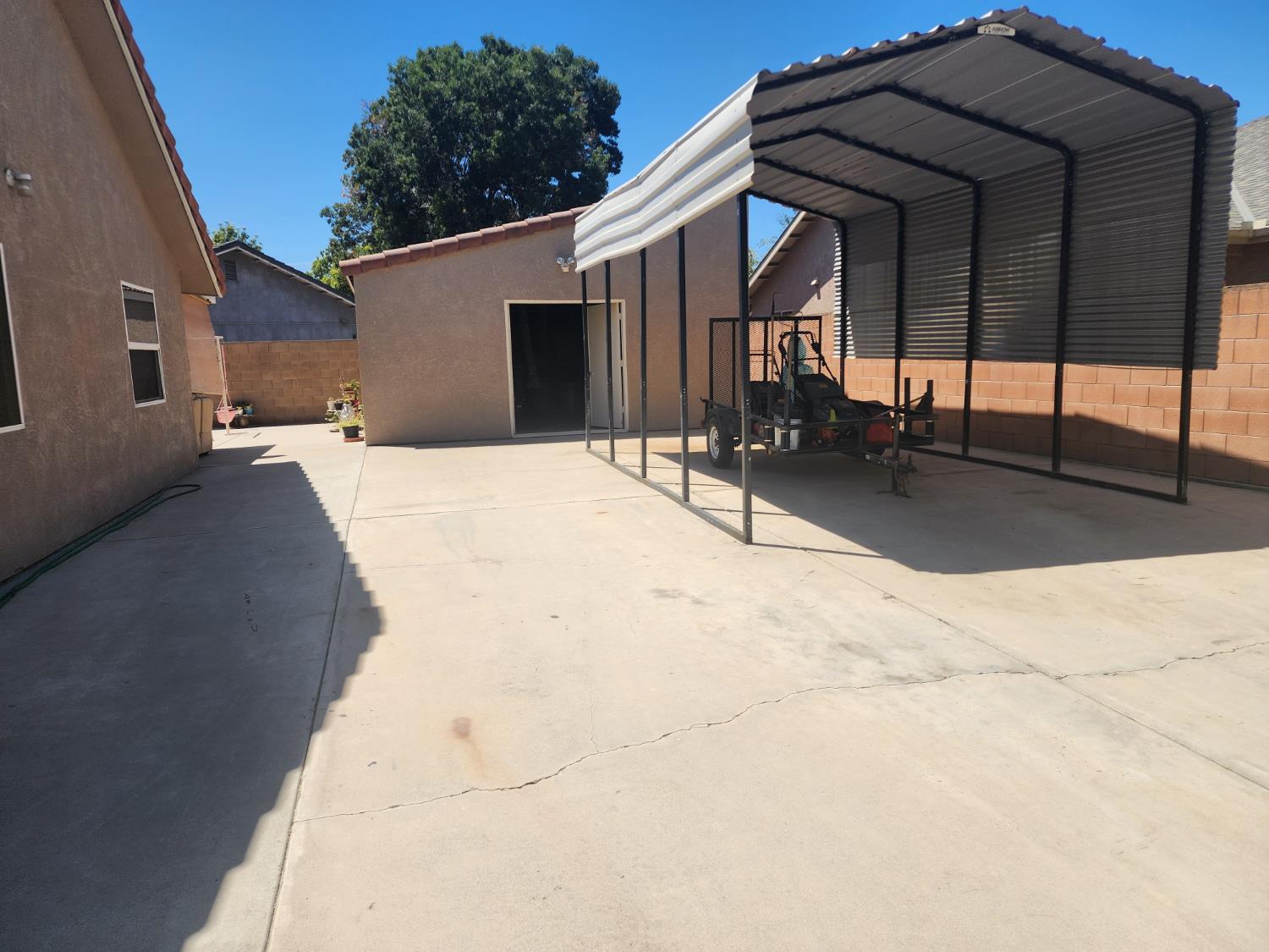 1717 E Ash Ave, Tulare, CA 93274
