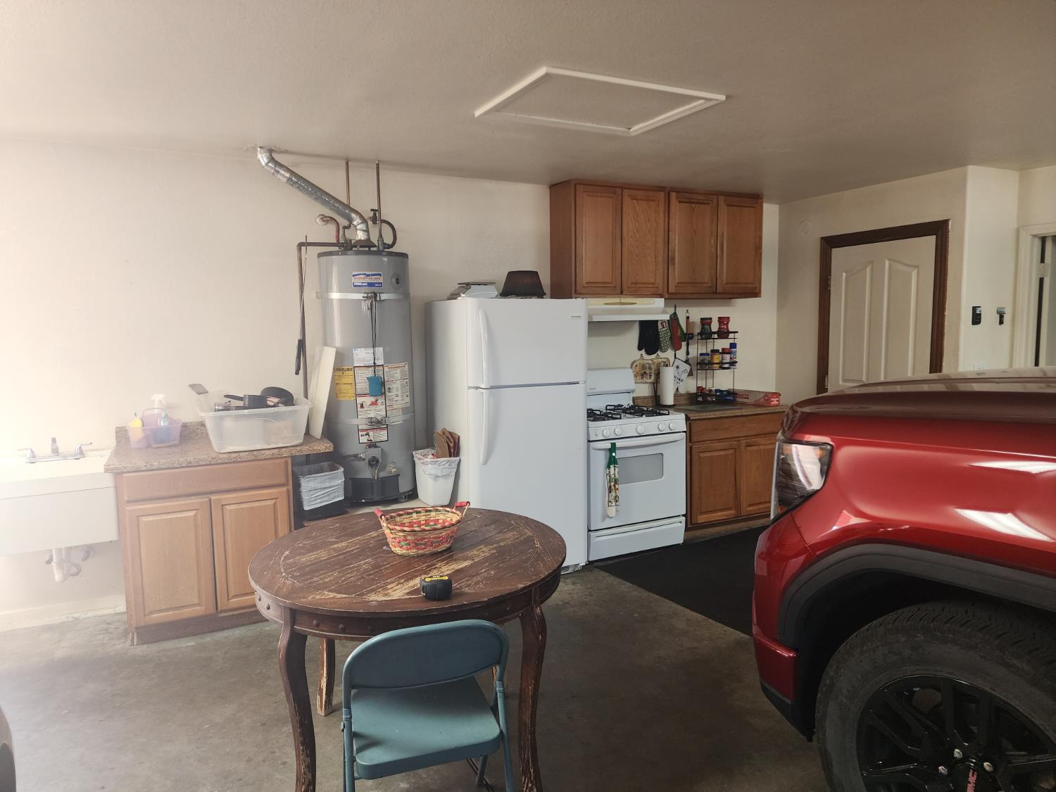 1717 E Ash Ave, Tulare, CA 93274