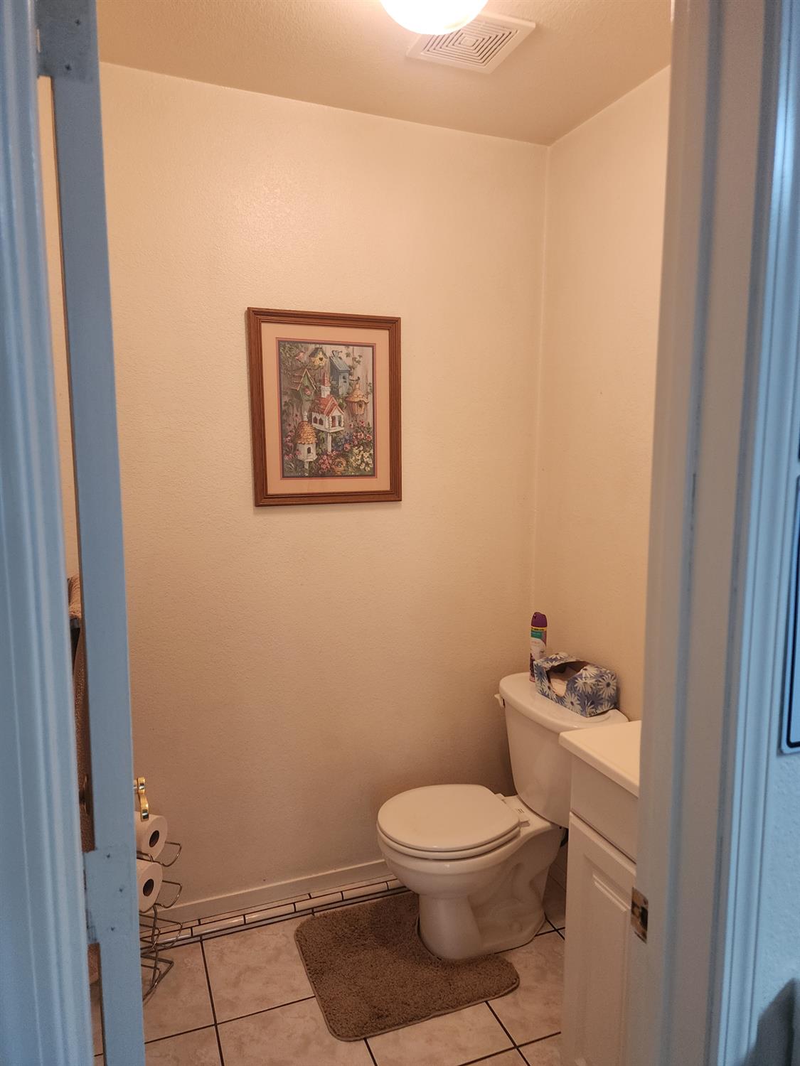 1717 E Ash Ave, Tulare, CA 93274
