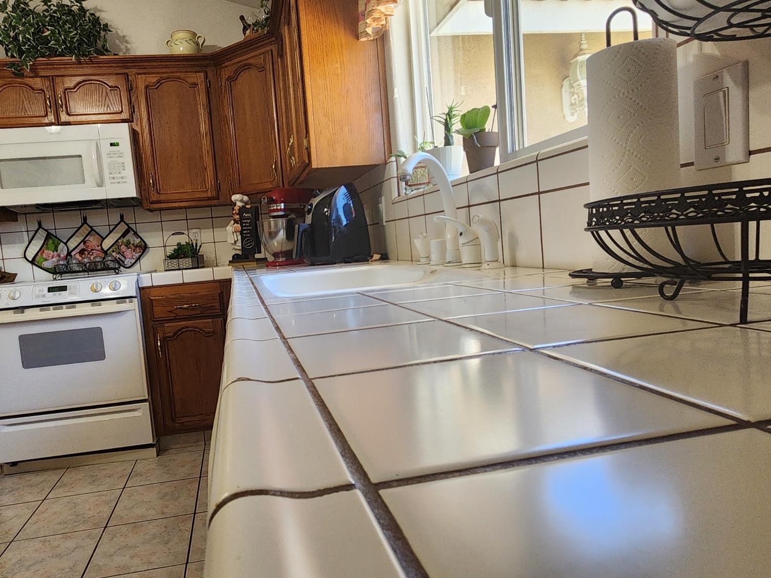 1717 E Ash Ave, Tulare, CA 93274