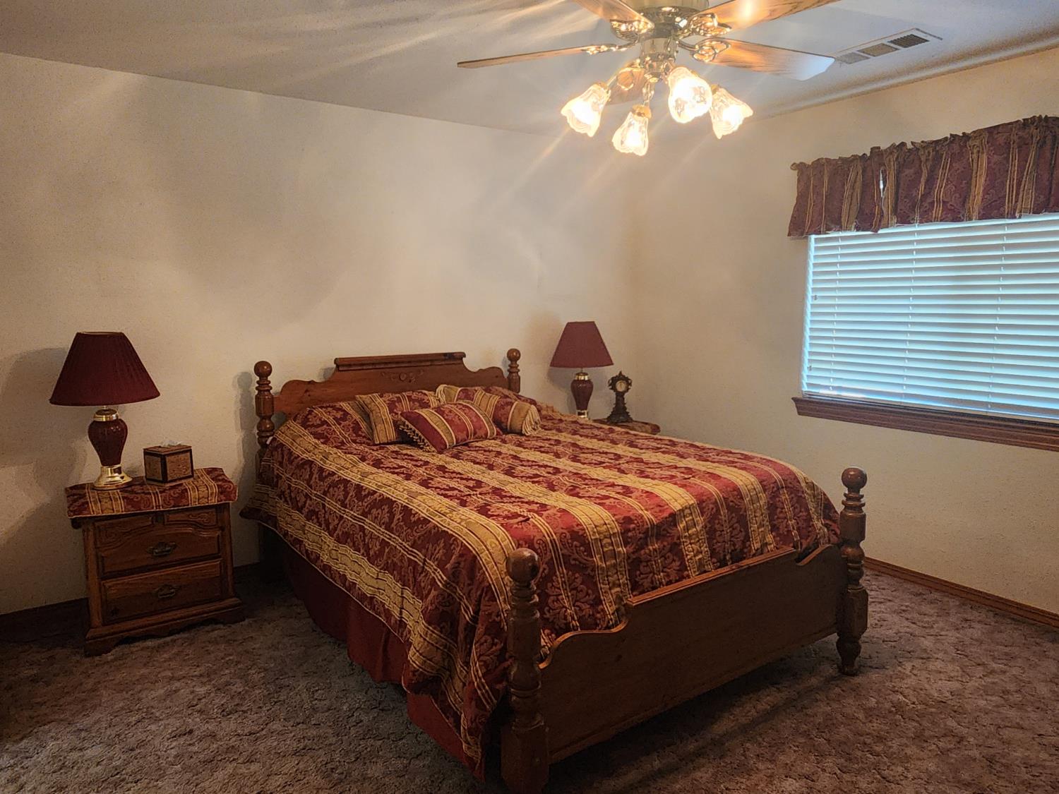 1717 E Ash Ave, Tulare, CA 93274