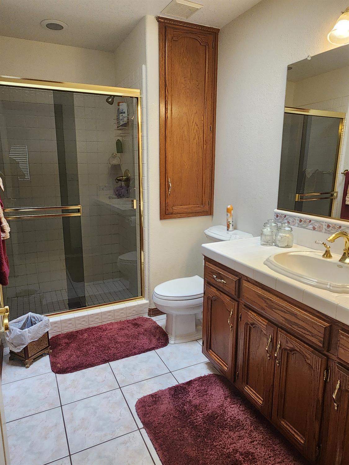1717 E Ash Ave, Tulare, CA 93274