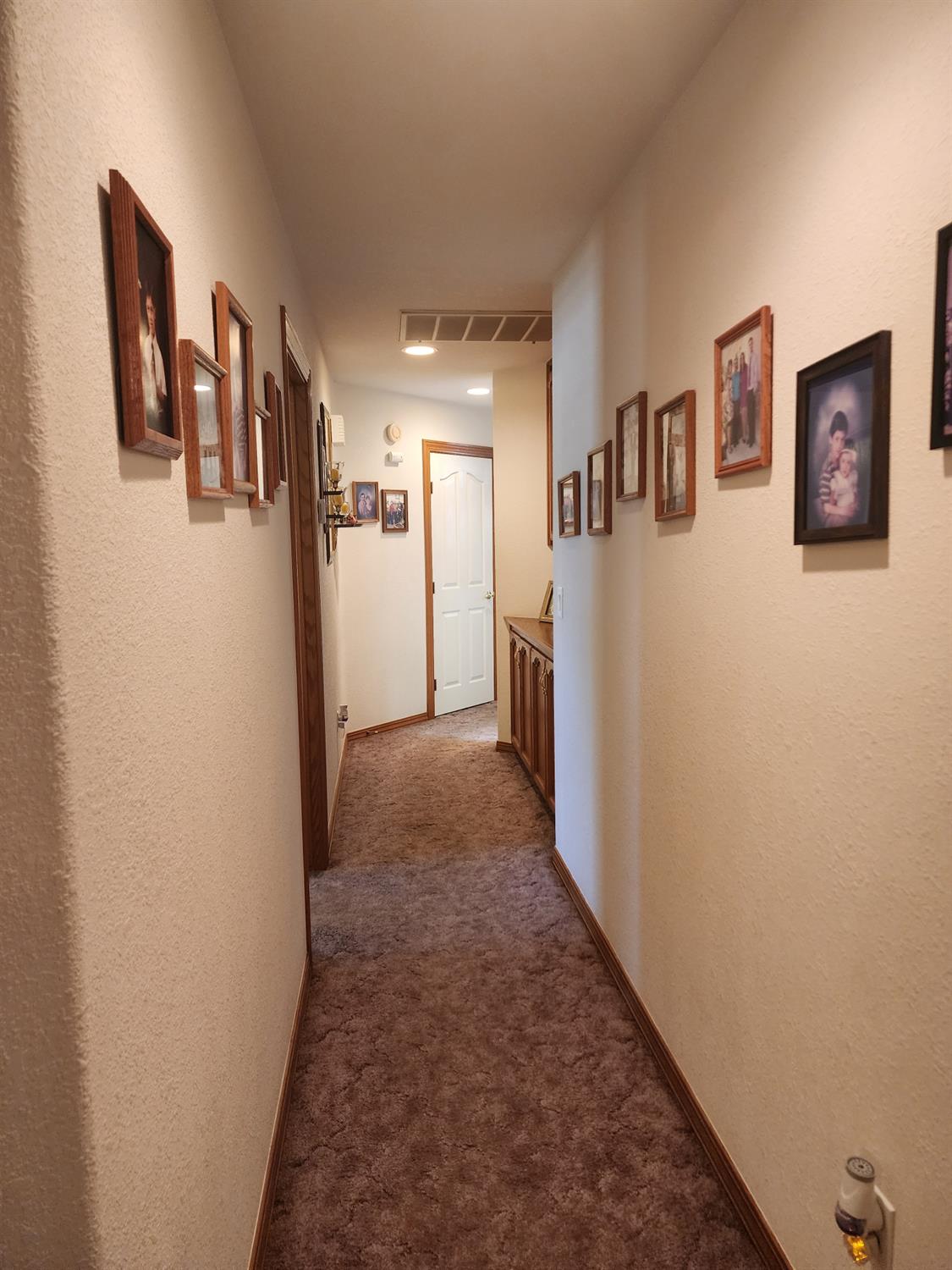 1717 E Ash Ave, Tulare, CA 93274