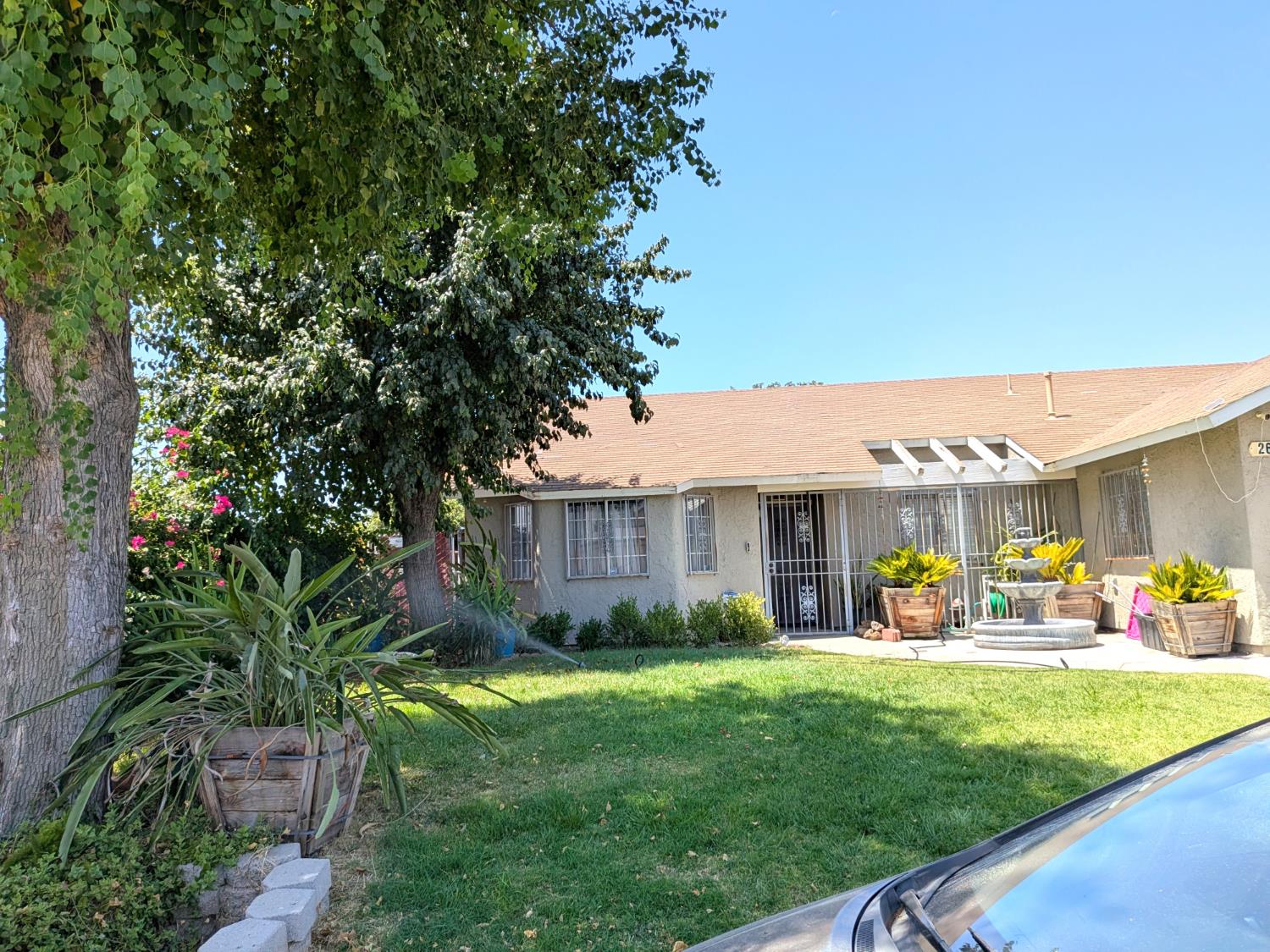263 N Adrian Ave, Fresno, CA 93727