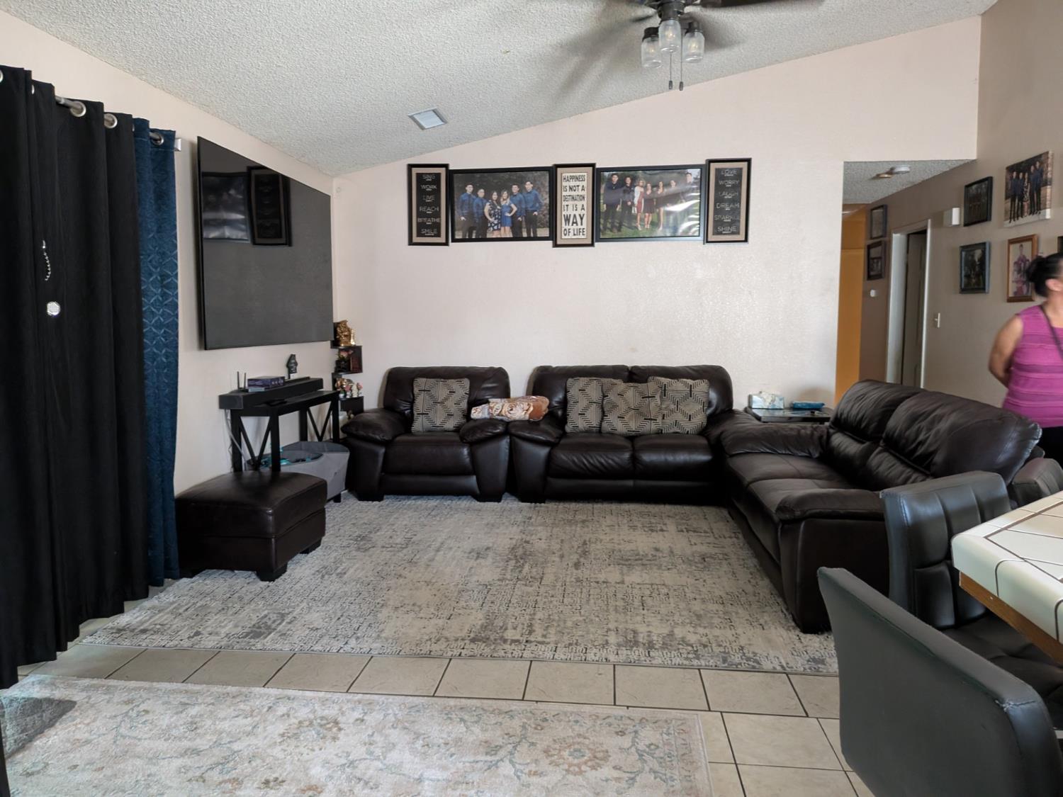 263 N Adrian Ave, Fresno, CA 93727