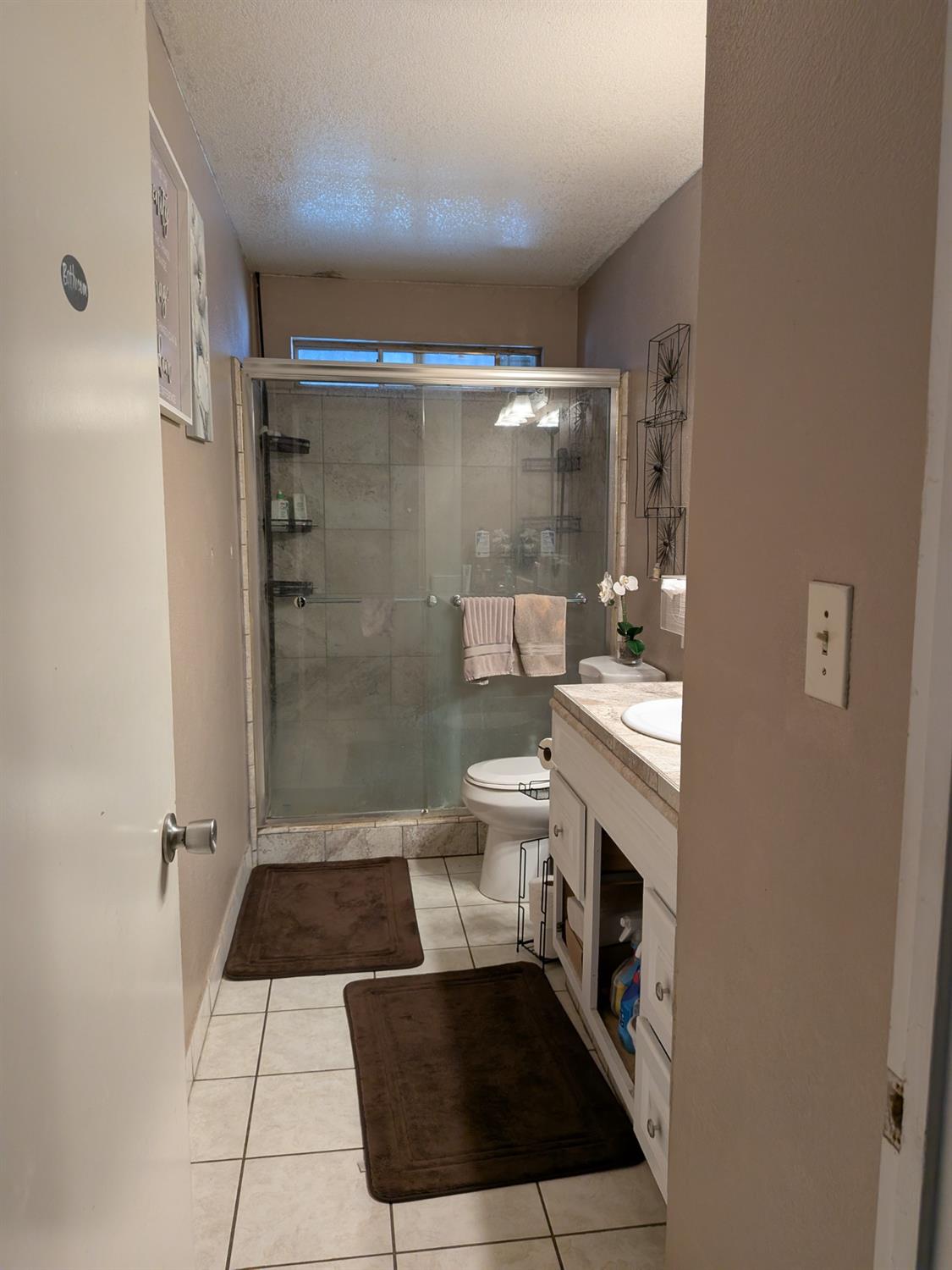 263 N Adrian Ave, Fresno, CA 93727