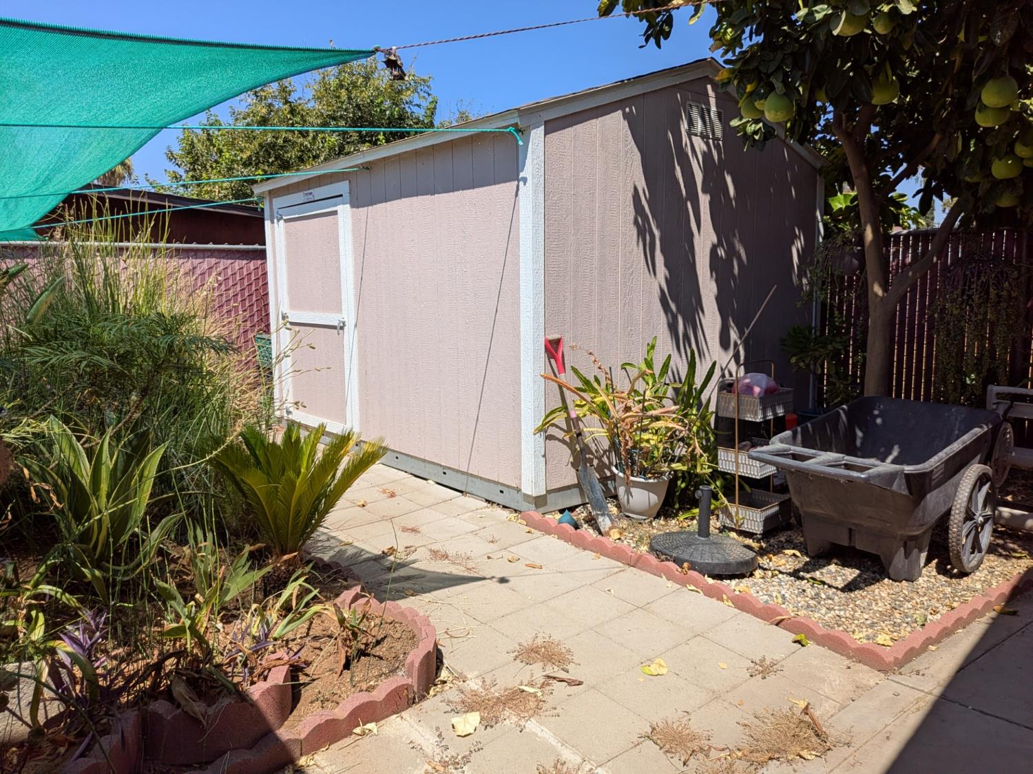263 N Adrian Ave, Fresno, CA 93727