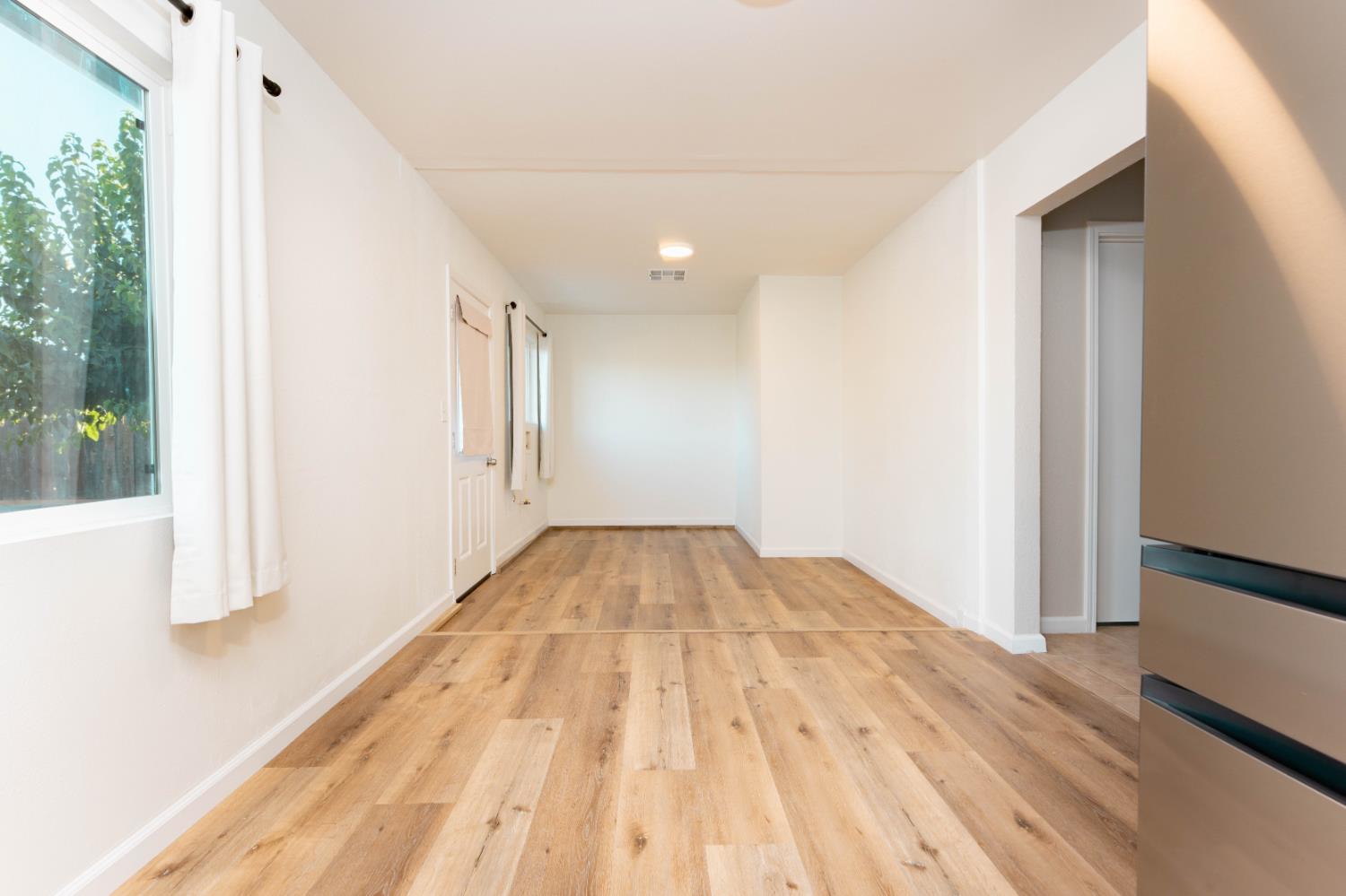 200 W Sierra Way, Dinuba, CA 93618