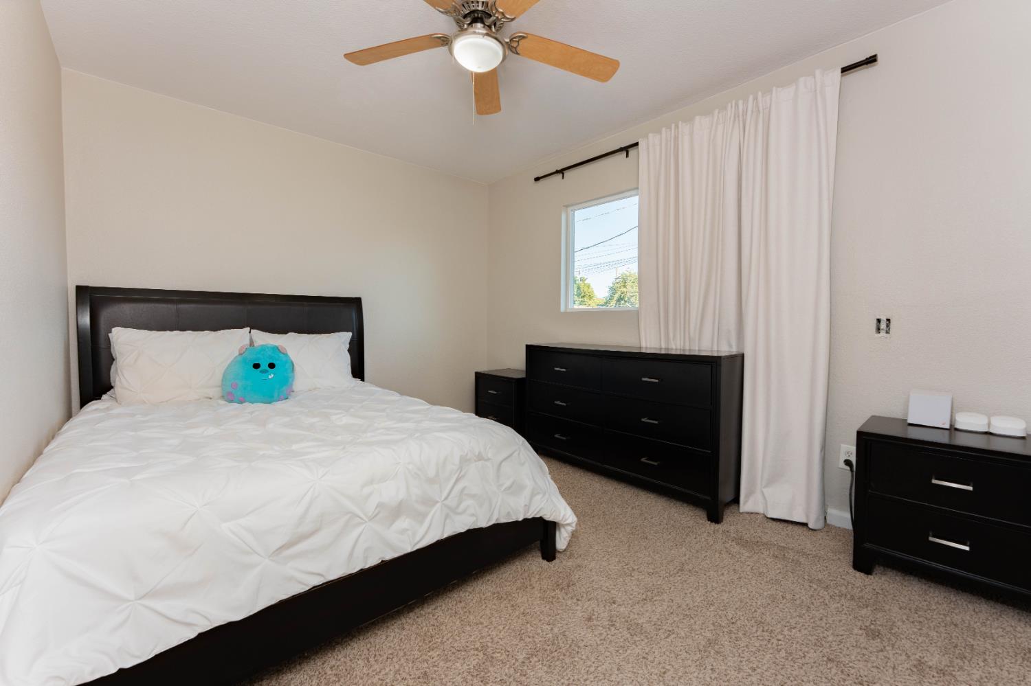 200 W Sierra Way, Dinuba, CA 93618