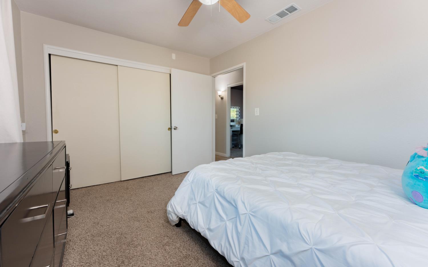 200 W Sierra Way, Dinuba, CA 93618