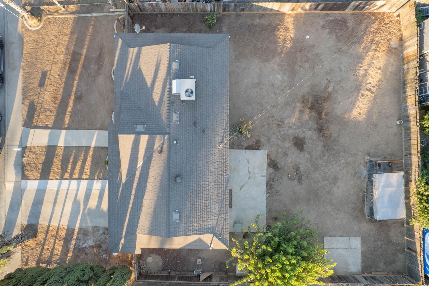 200 W Sierra Way, Dinuba, CA 93618