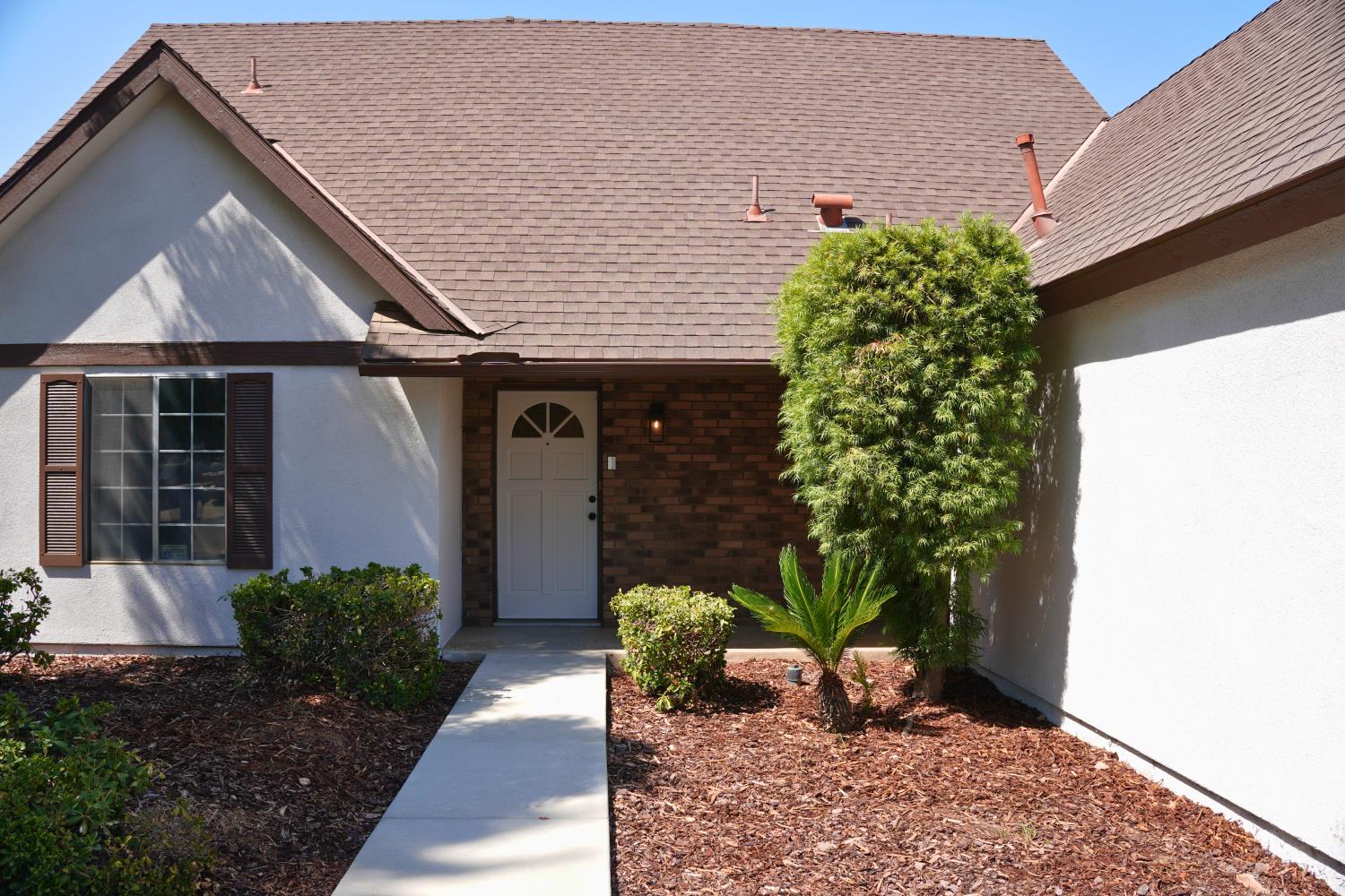 2022 E Cromwell Ave, Fresno, CA 93720