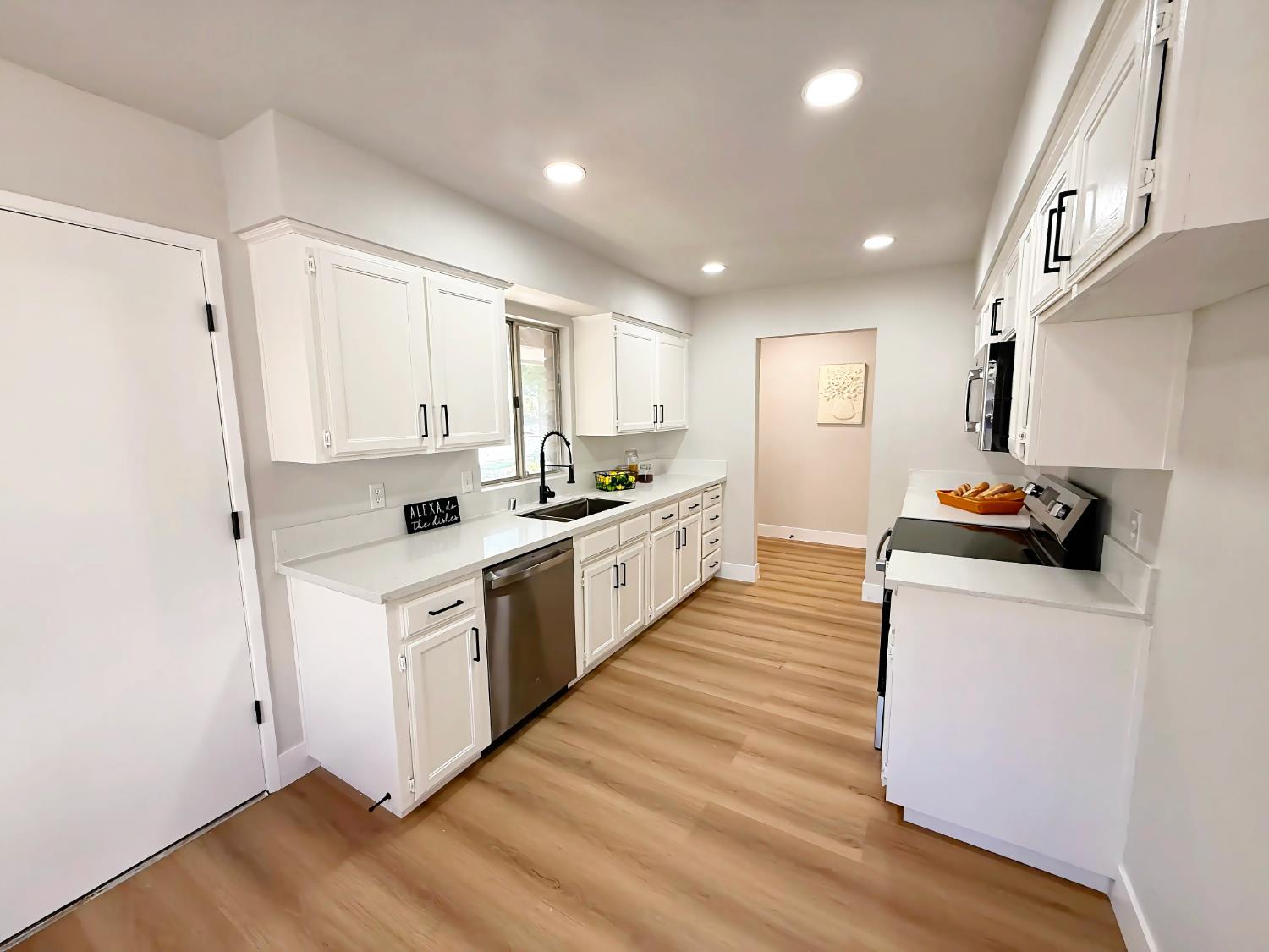 2022 E Cromwell Ave, Fresno, CA 93720