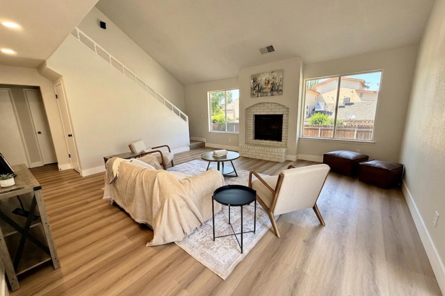 2022 E Cromwell Ave, Fresno, CA 93720