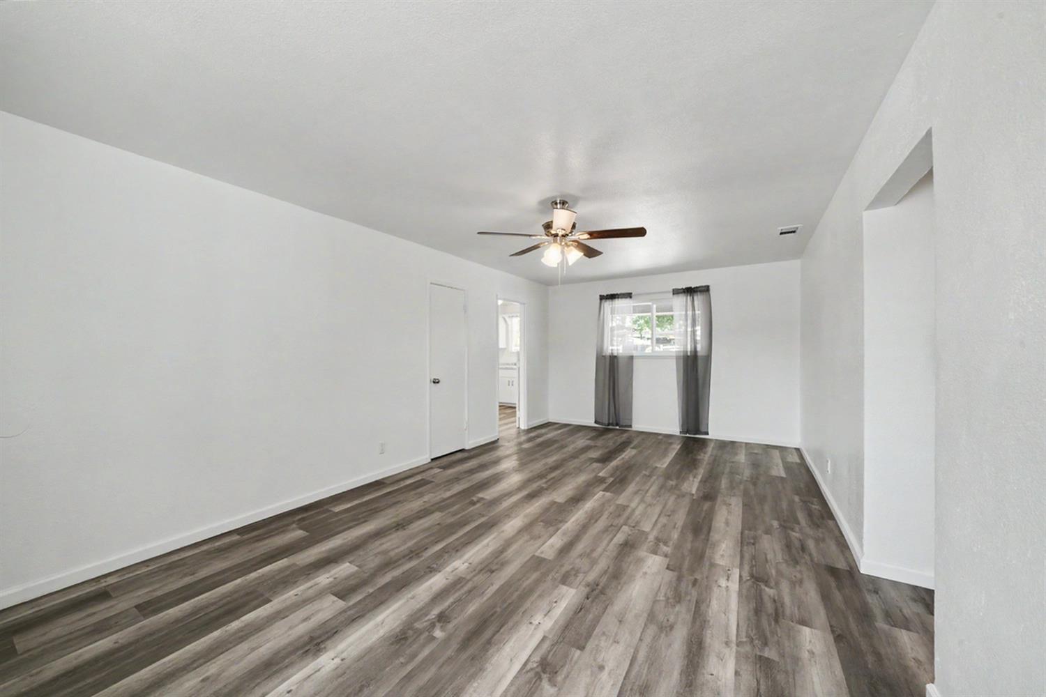 2743 E Ashcroft Ave, Fresno, CA 93726