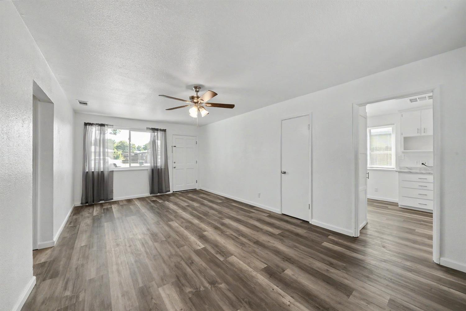 2743 E Ashcroft Ave, Fresno, CA 93726