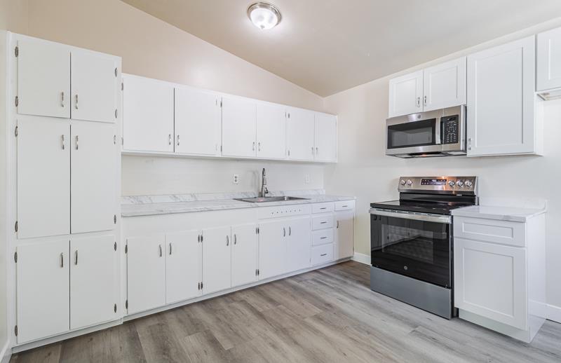 6302 N Glenn Ave, Fresno, CA 93704