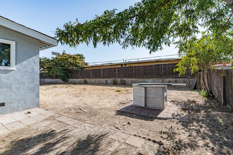 6302 N Glenn Ave, Fresno, CA 93704