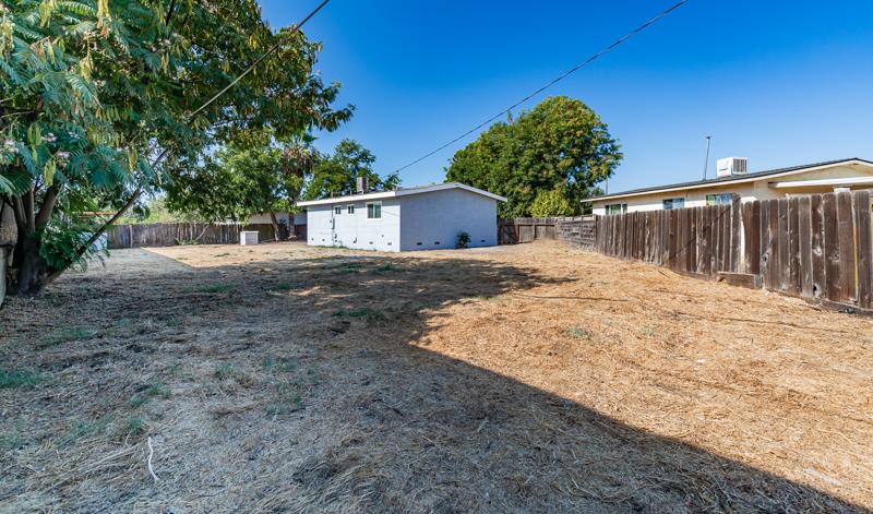 6302 N Glenn Ave, Fresno, CA 93704