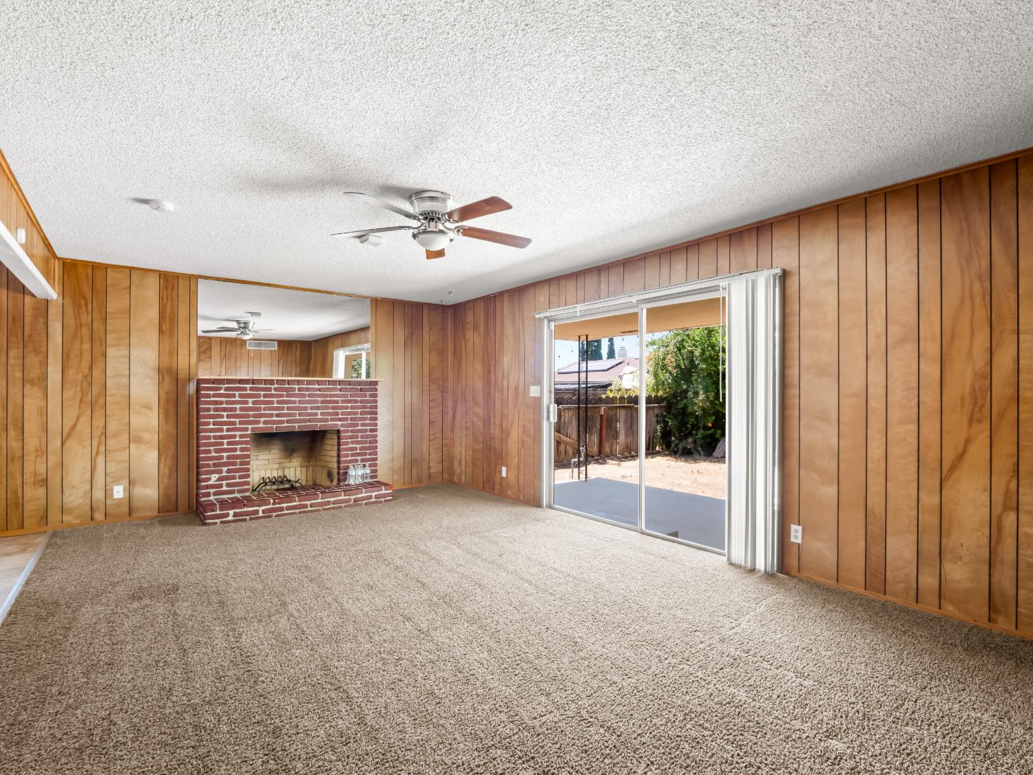 6361 N Bond St, Fresno, CA 93710