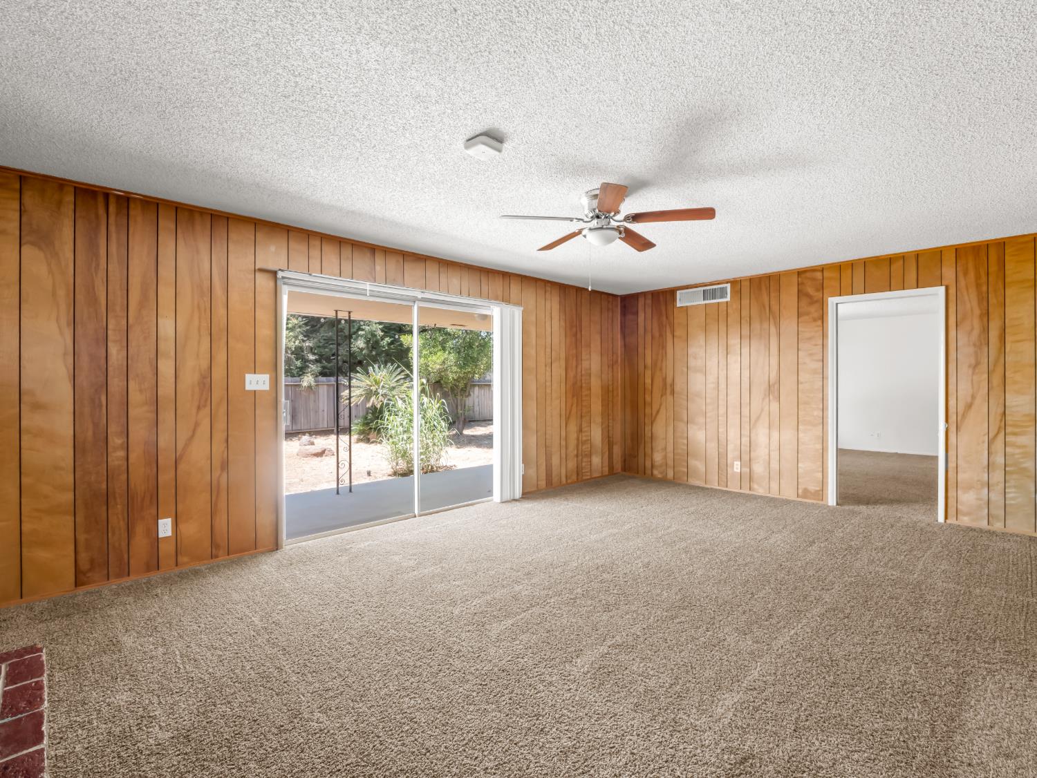 6361 N Bond St, Fresno, CA 93710