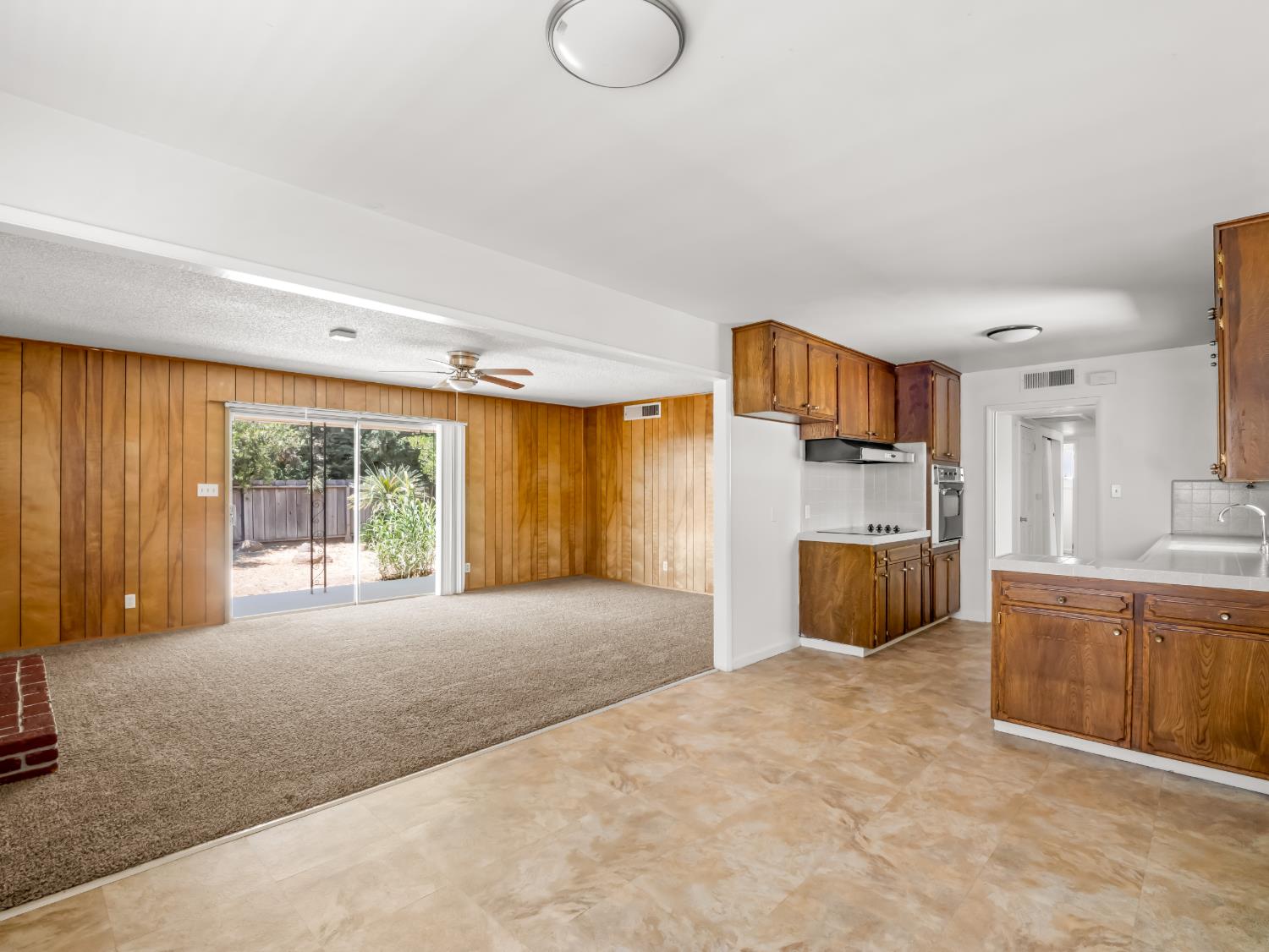 6361 N Bond St, Fresno, CA 93710