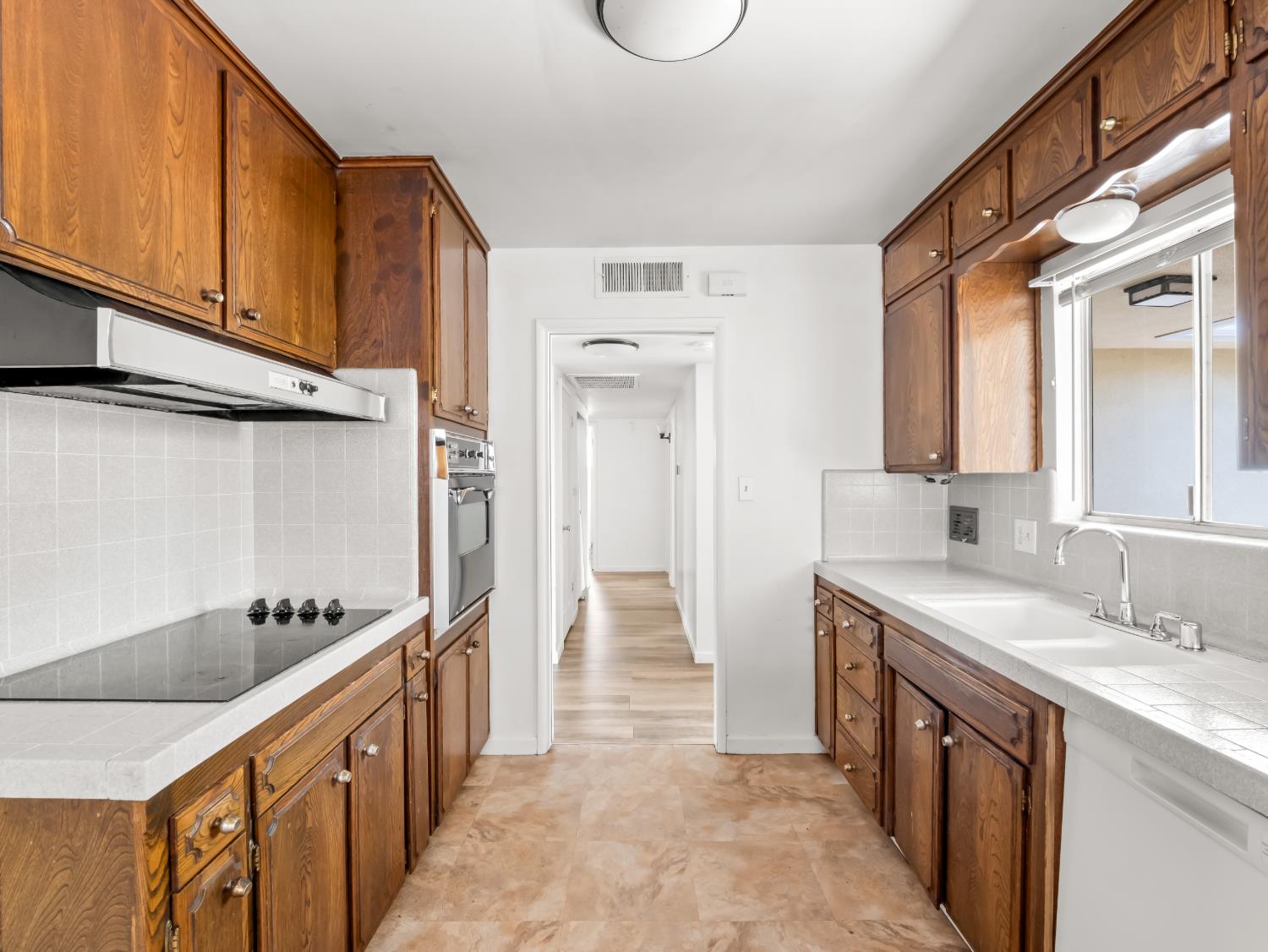 6361 N Bond St, Fresno, CA 93710