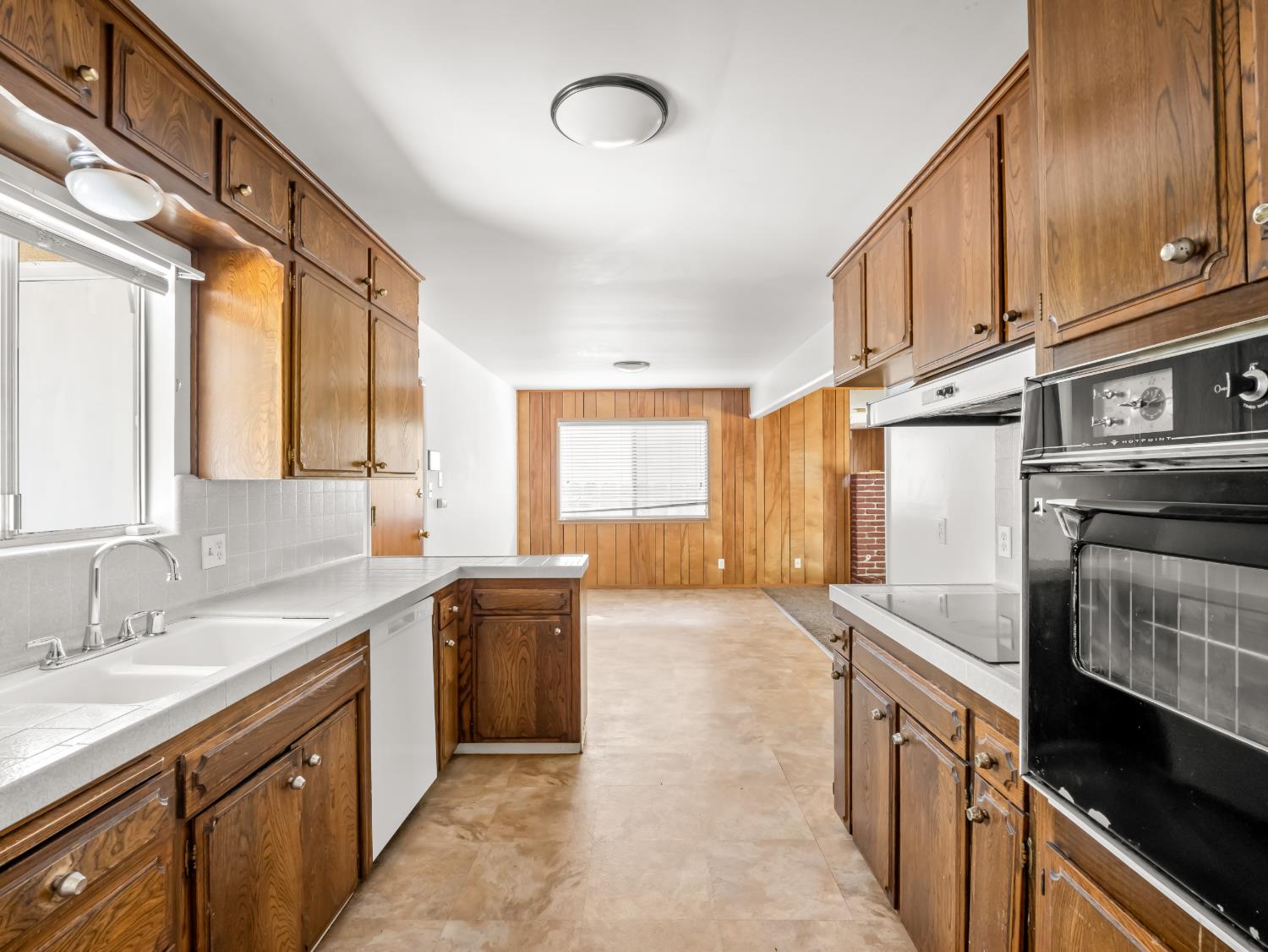 6361 N Bond St, Fresno, CA 93710